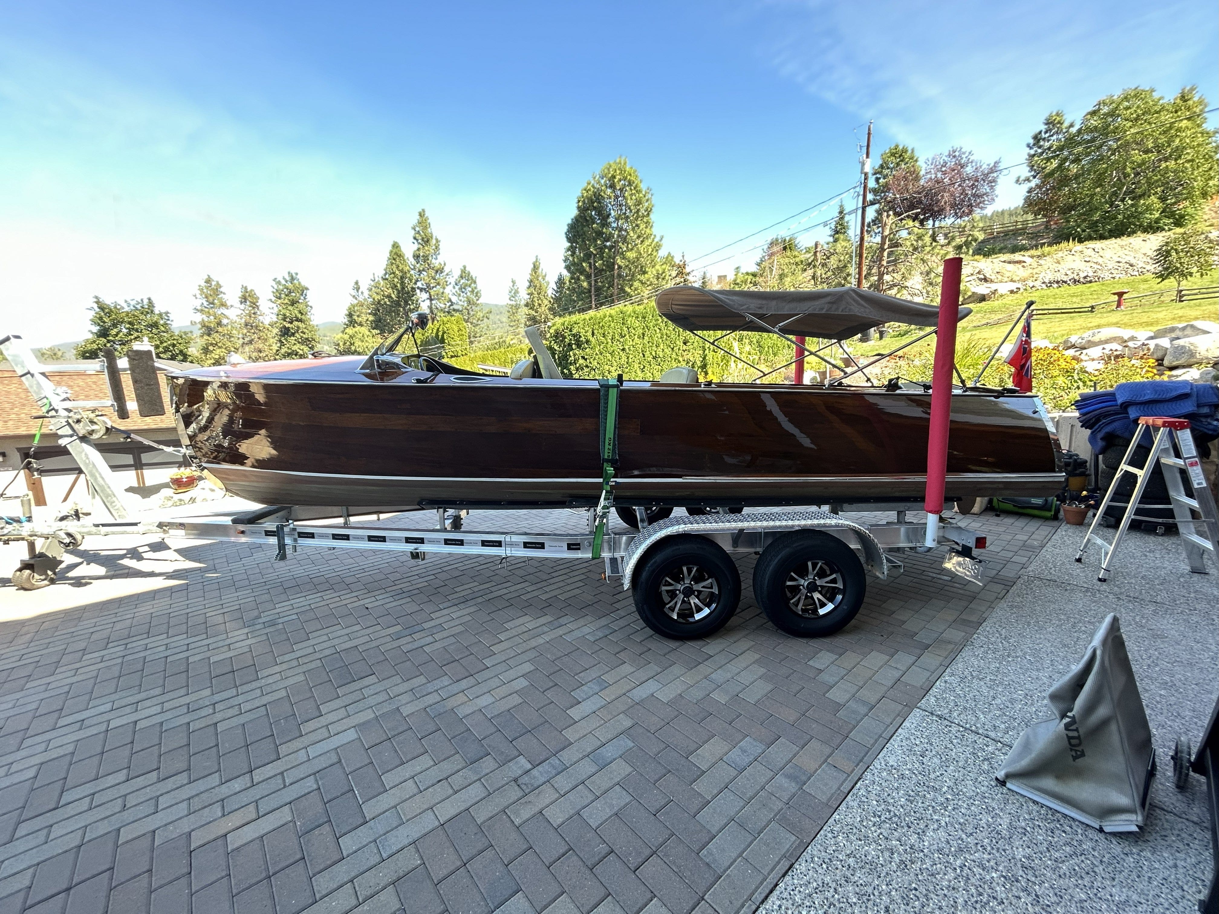 1946 22' Duke Runabout