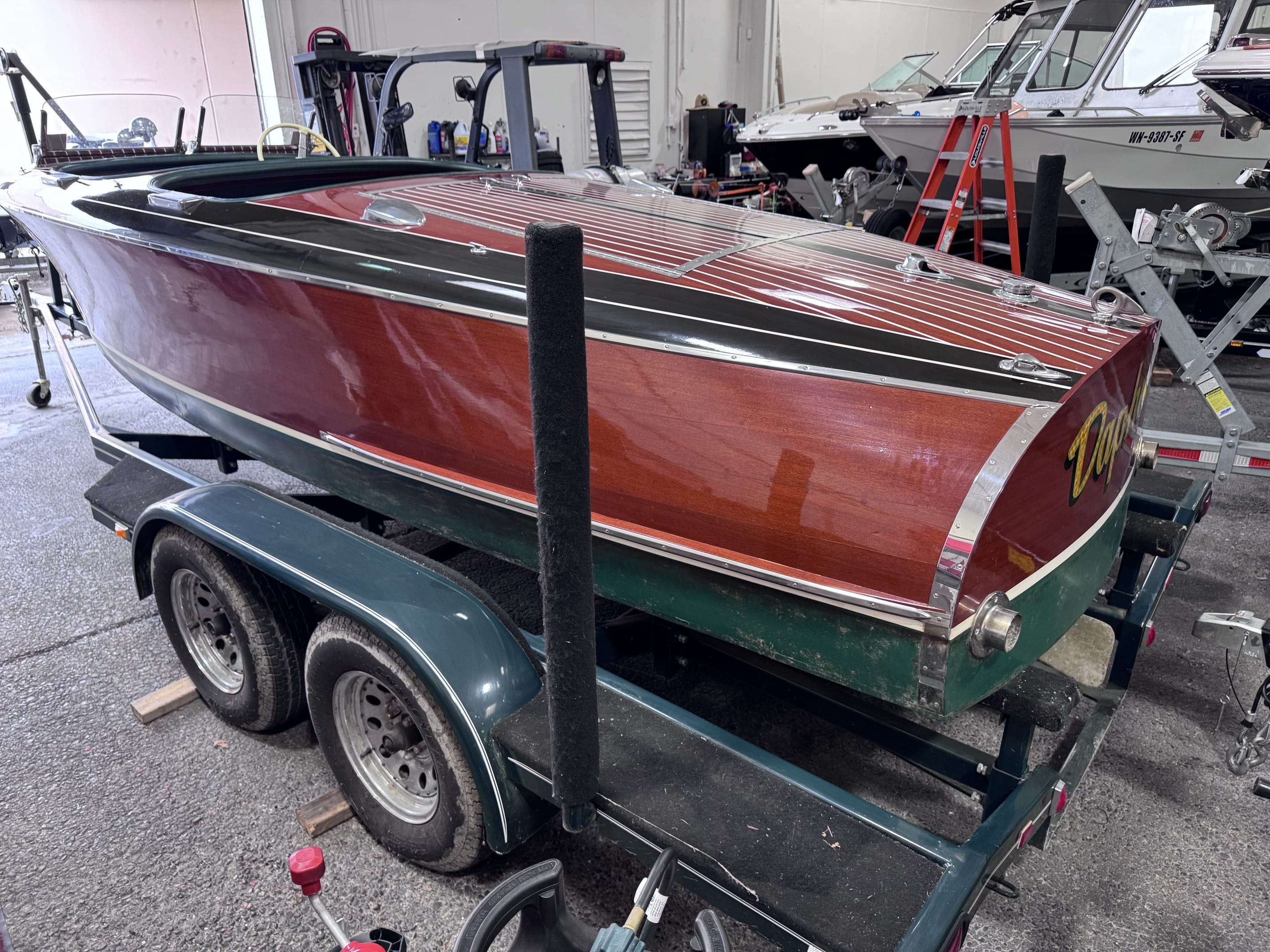 1940 19' CHRIS-CRAFT CUSTOM RUNABOUT