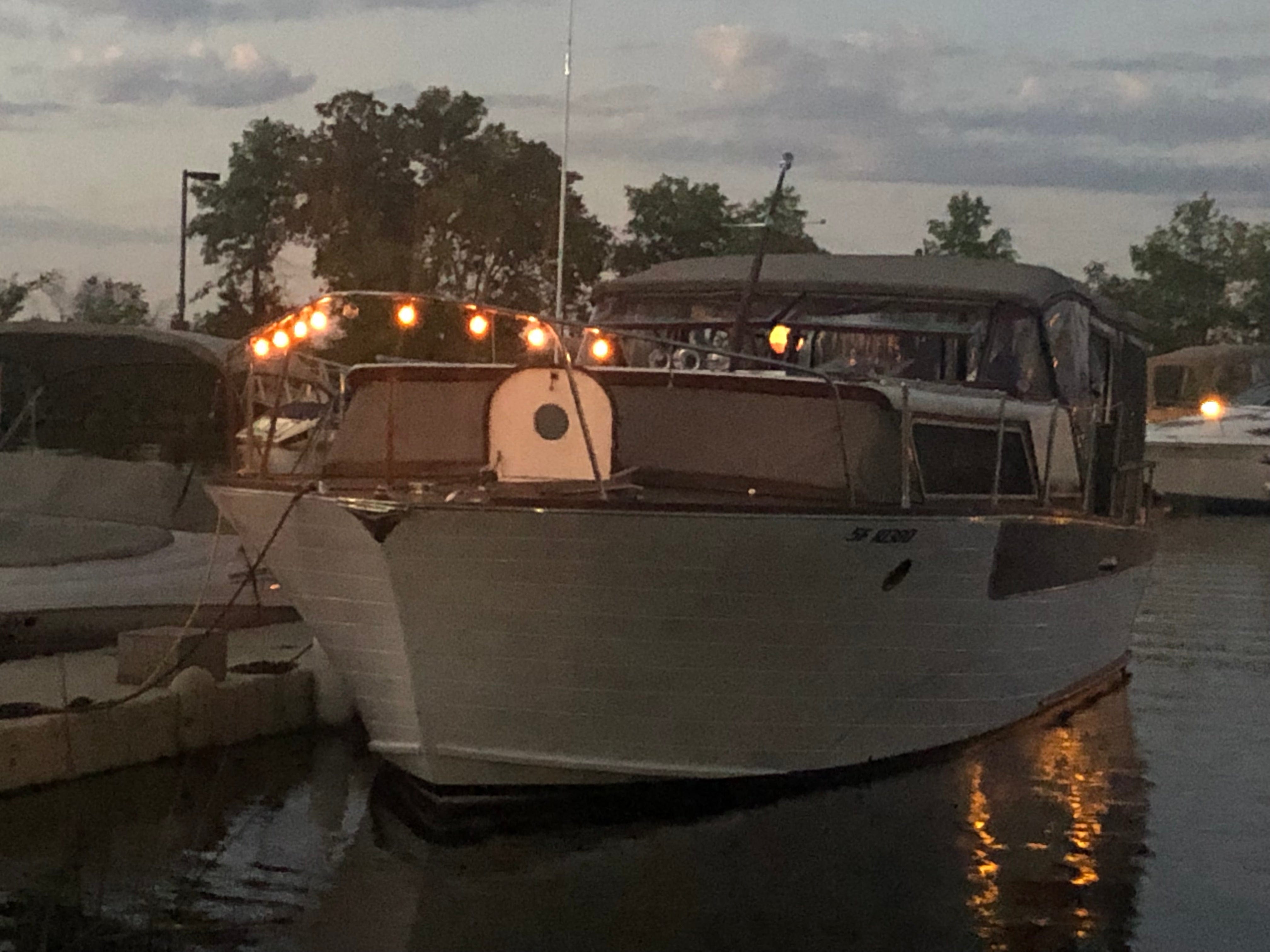 1961 SHEPHERD 33' FLYING BRIDGE CRUISER