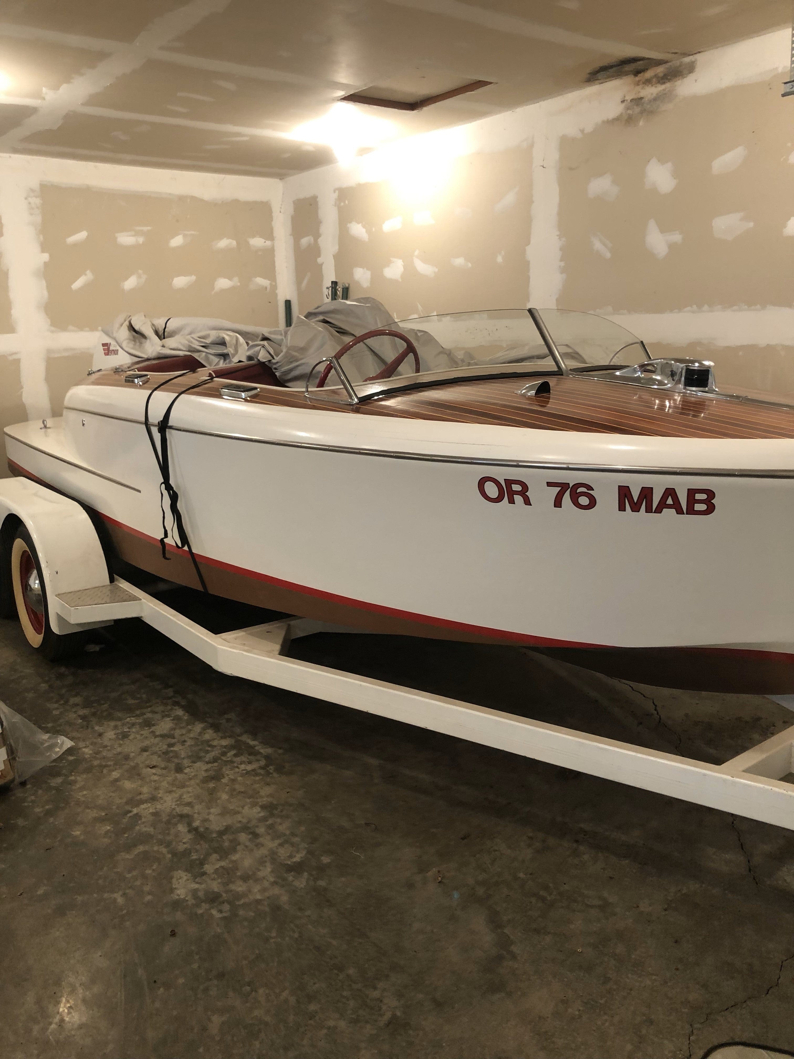1950 20' VENTNOR SPORT RUNABOUT