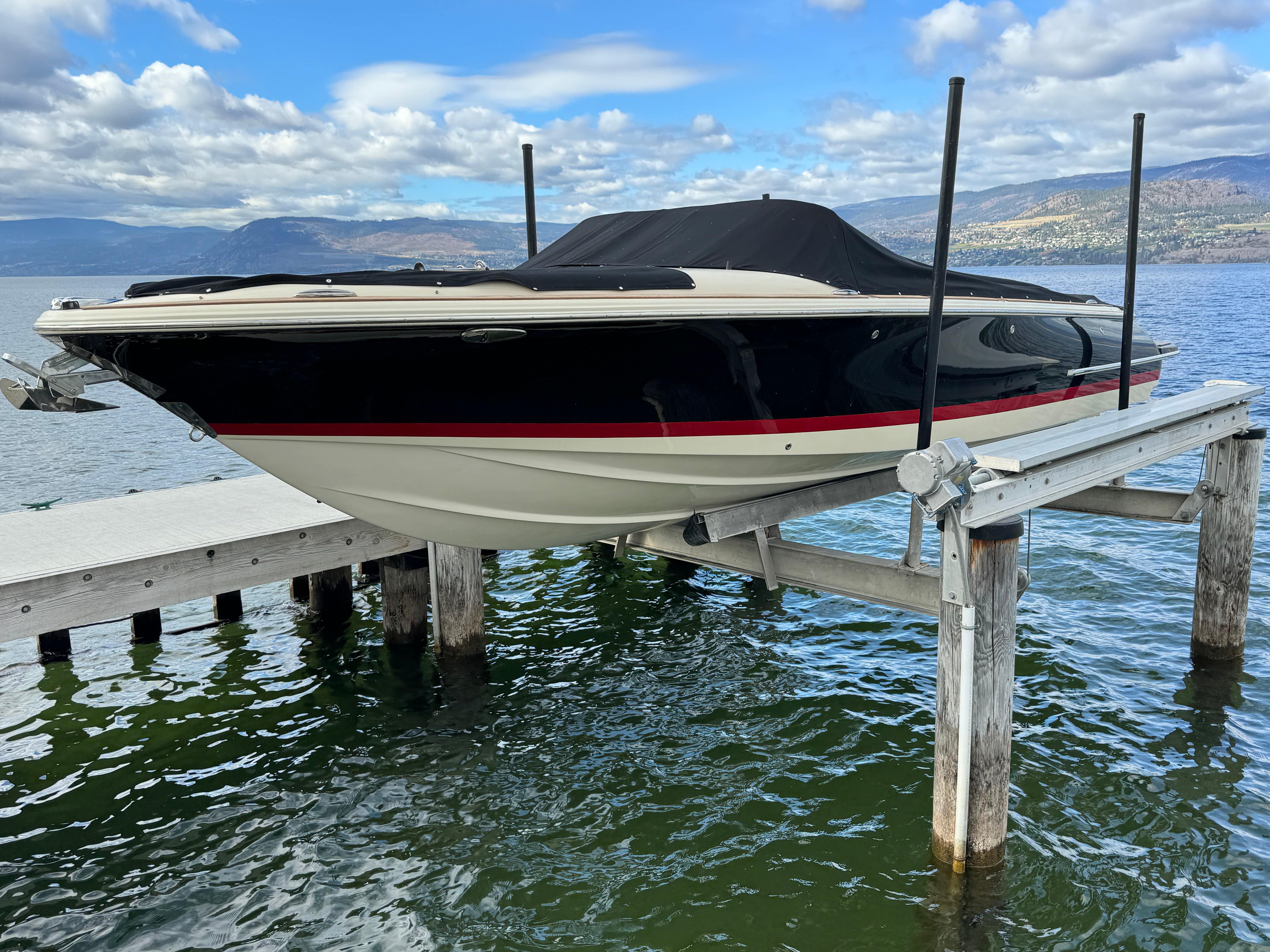 2018 CHRIS CRAFT LAUNCH 27' HERITAGE EDITION