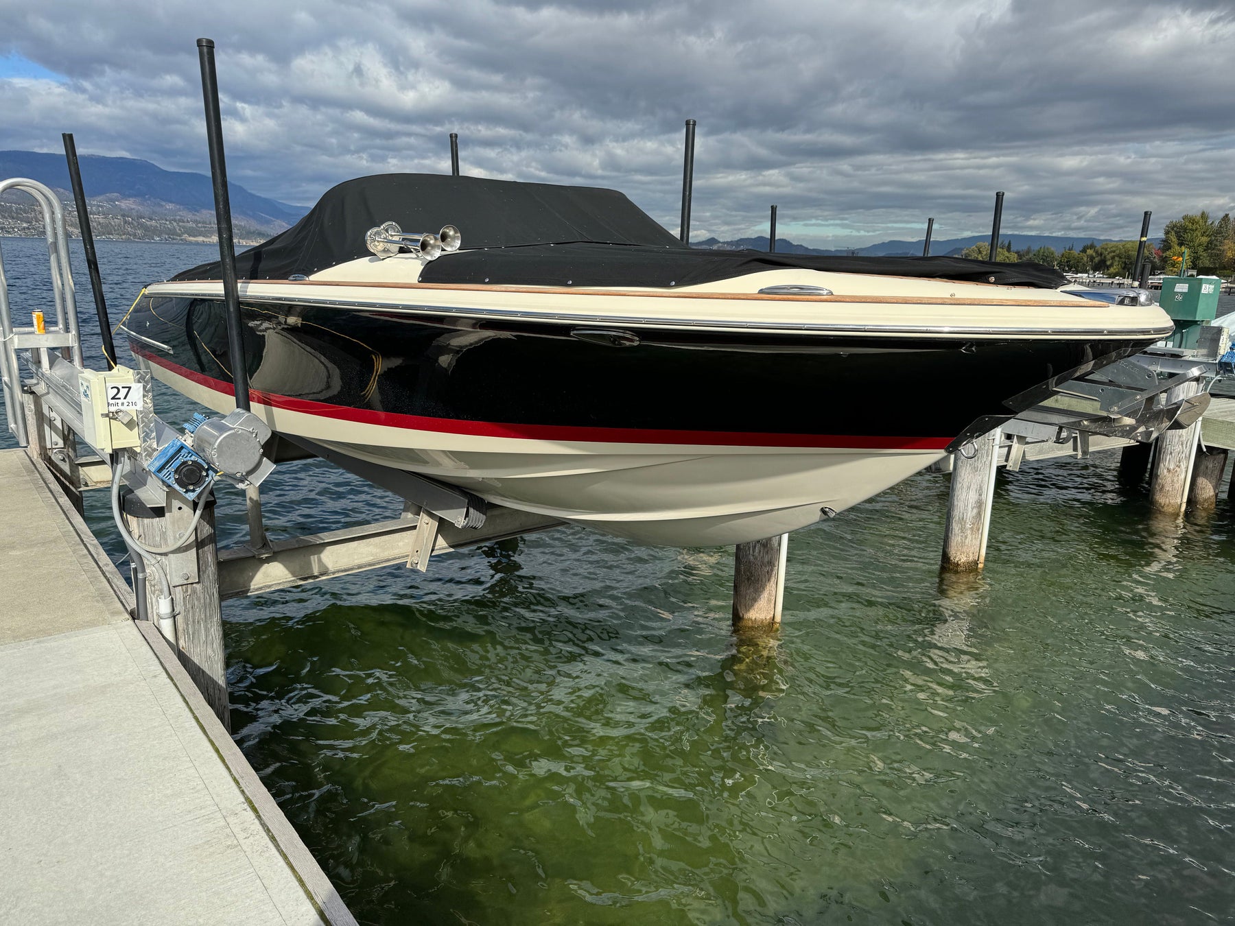 2018 CHRIS CRAFT LAUNCH 27' HERITAGE EDITION