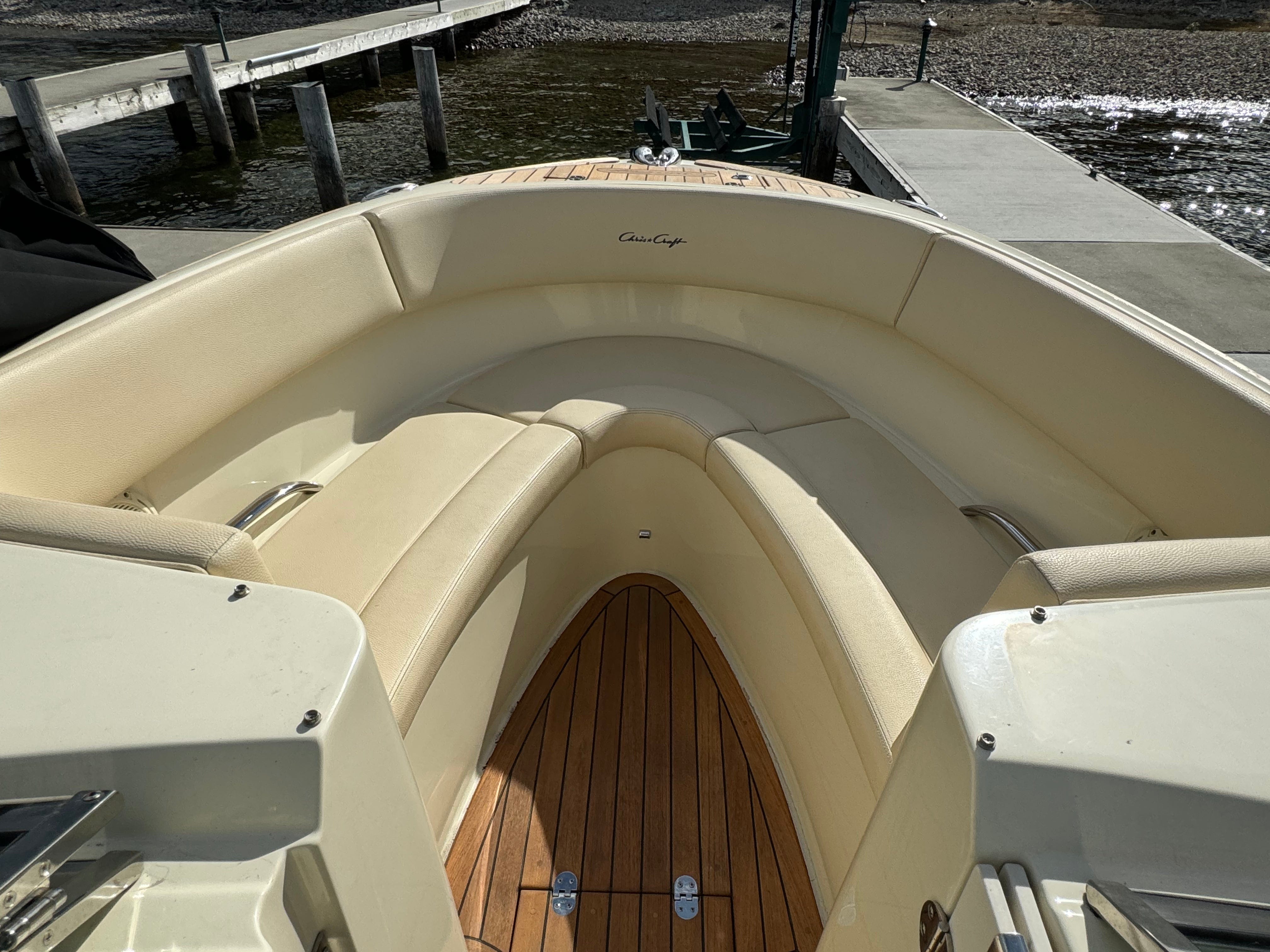 2018 CHRIS CRAFT LAUNCH 27' HERITAGE EDITION