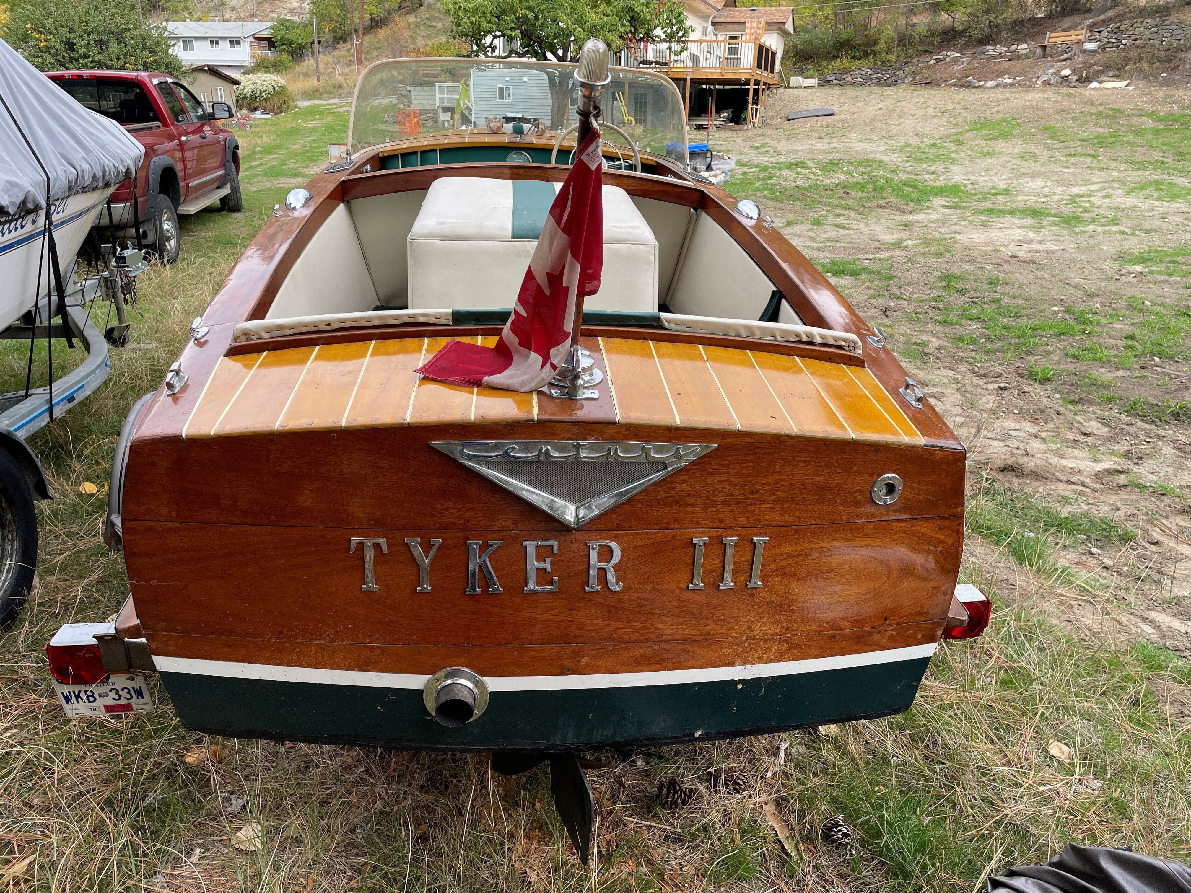 1956 16' CENTURY RESORTER