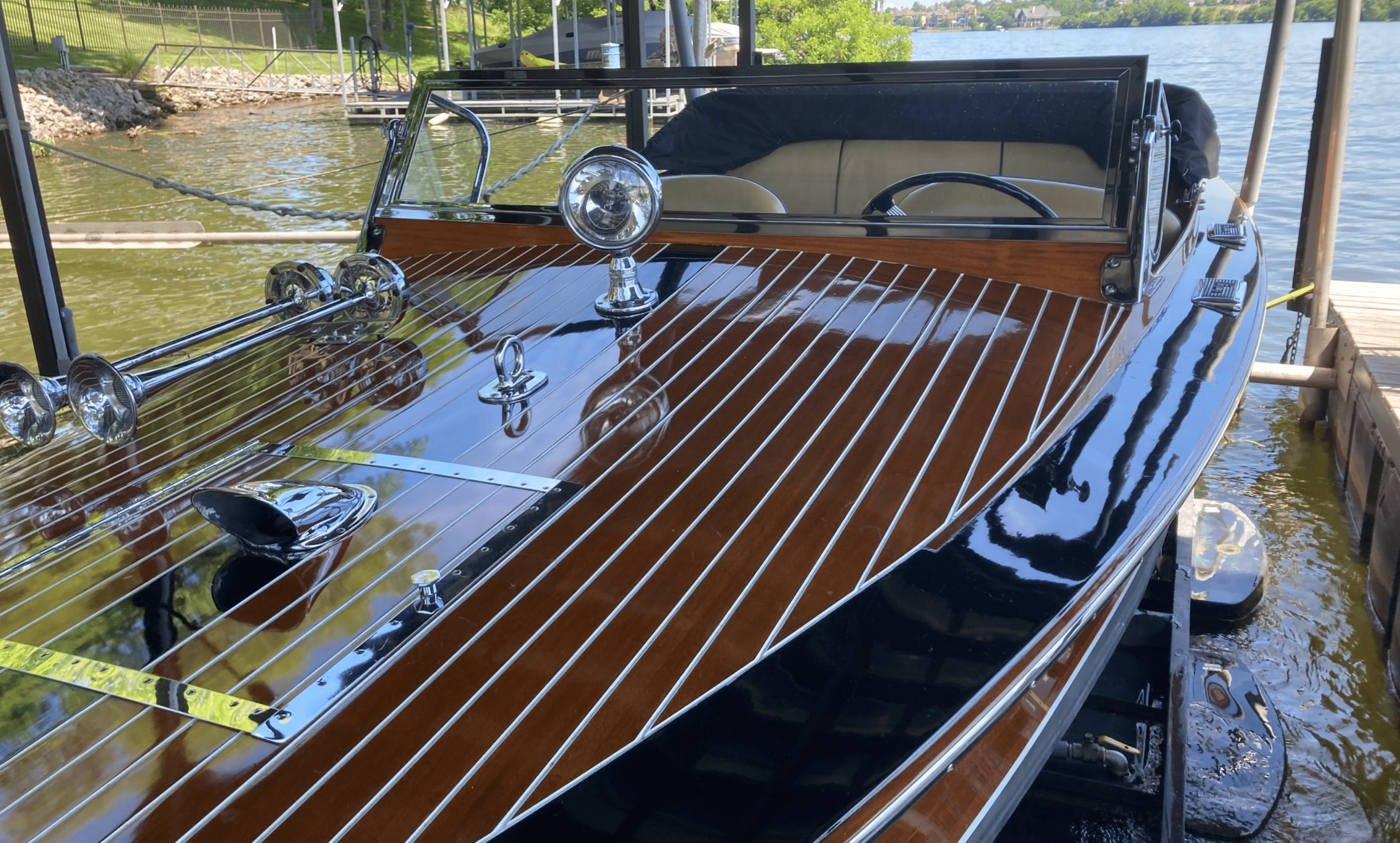 1982 Grand Craft 24' - Triple Cockpit Runabout