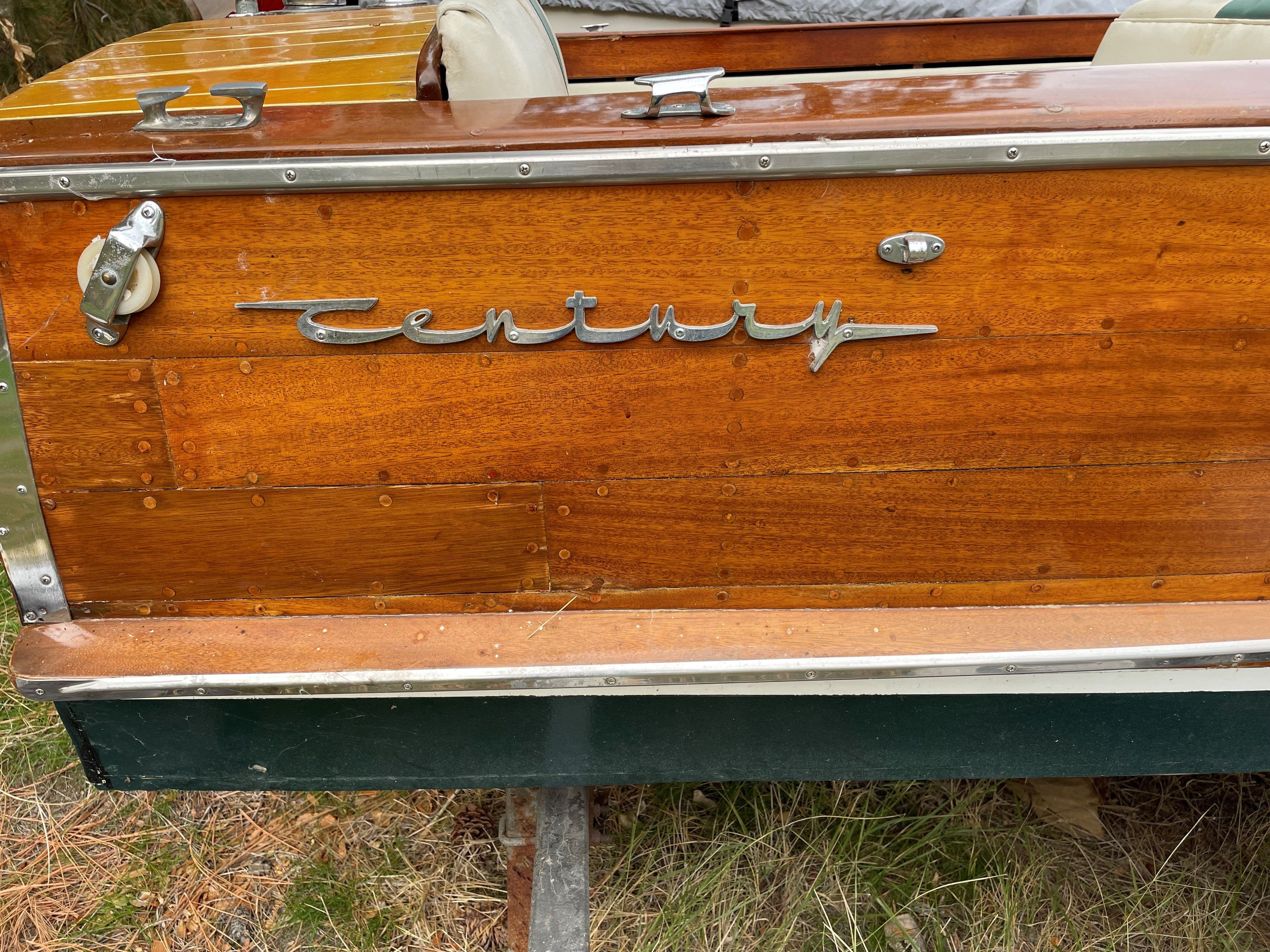 1956 16' CENTURY RESORTER