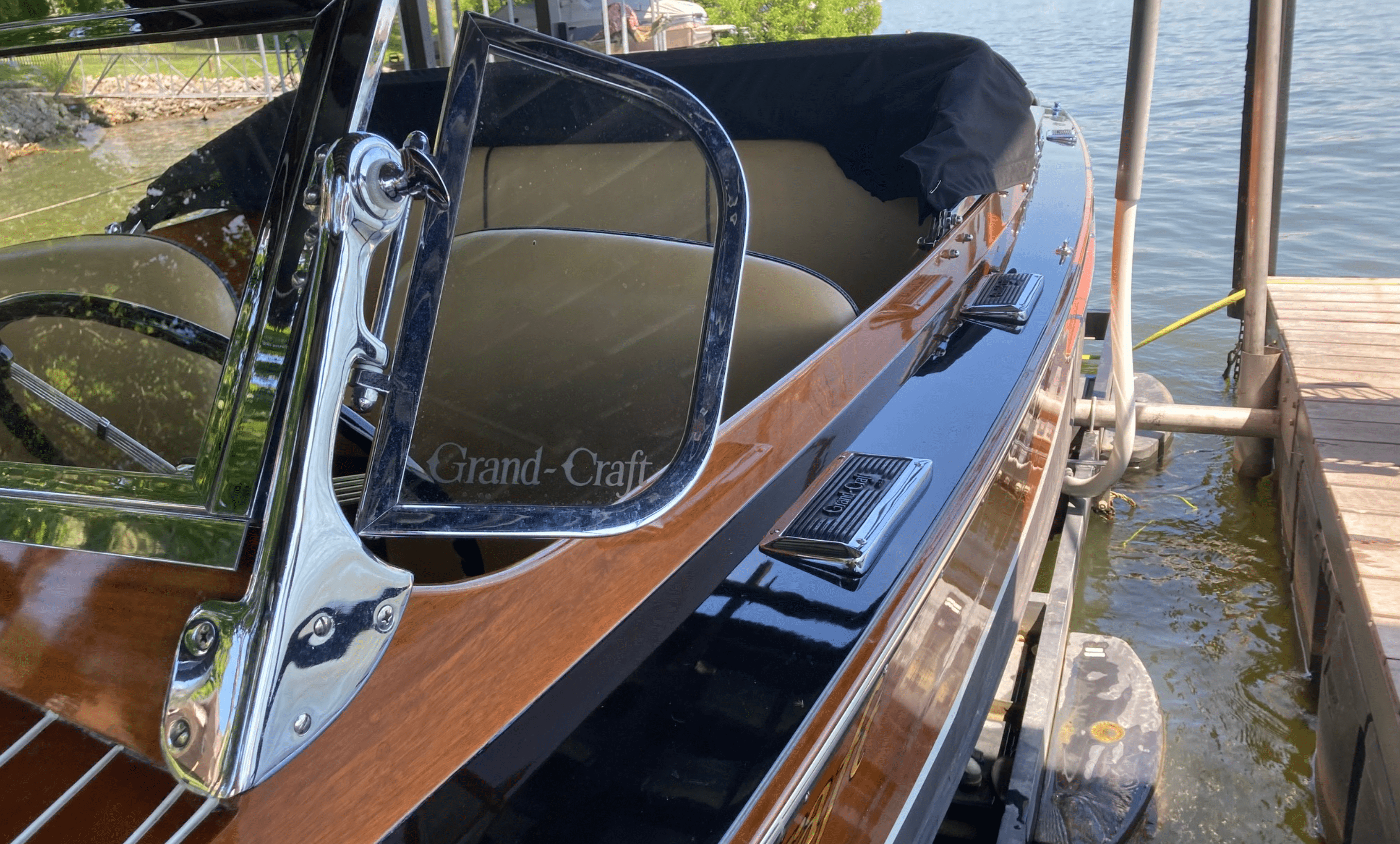 1982 Grand Craft 24' - Triple Cockpit Runabout