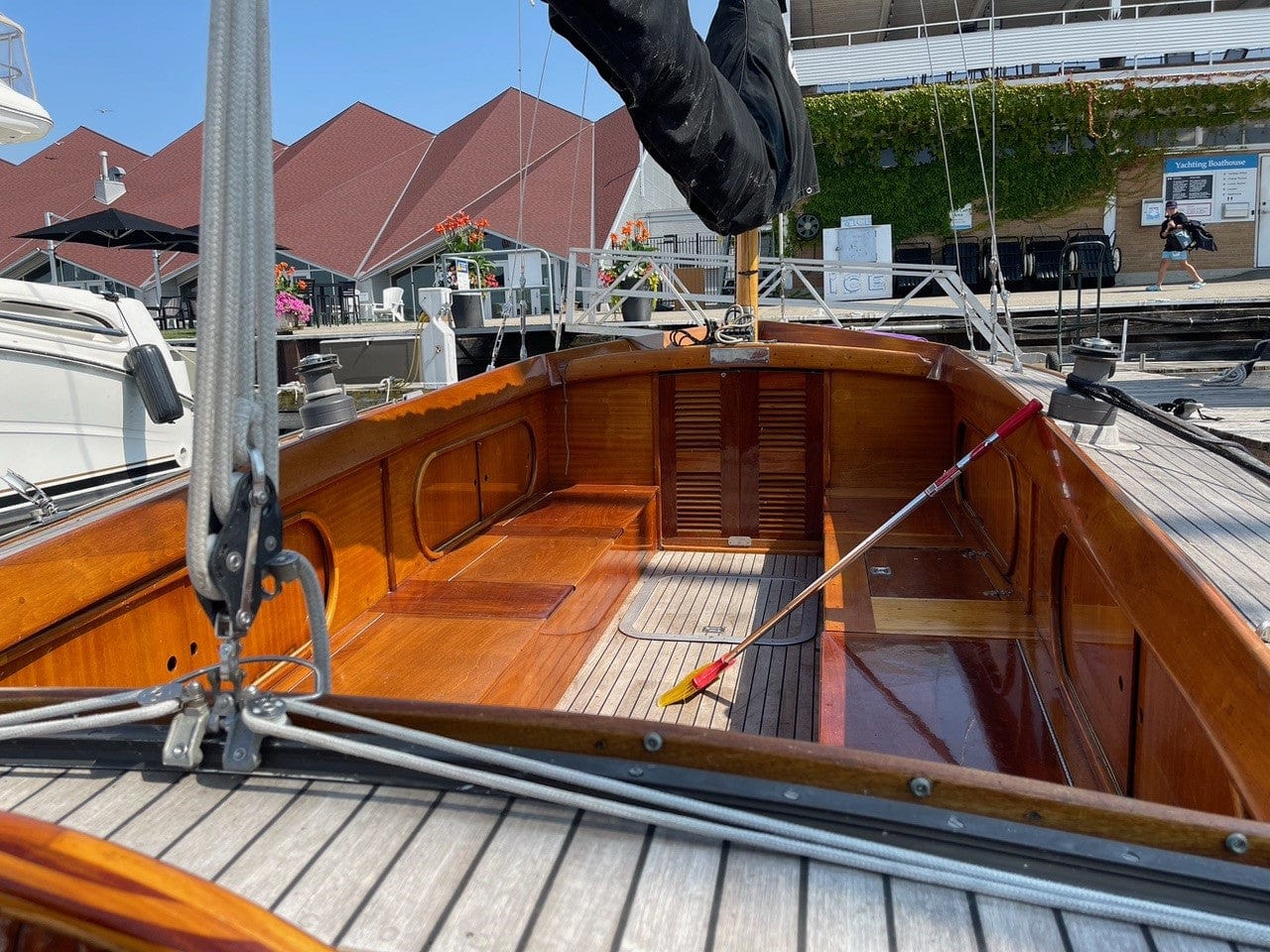 1977 32' Vic Carpenter Day Sailing Sloop