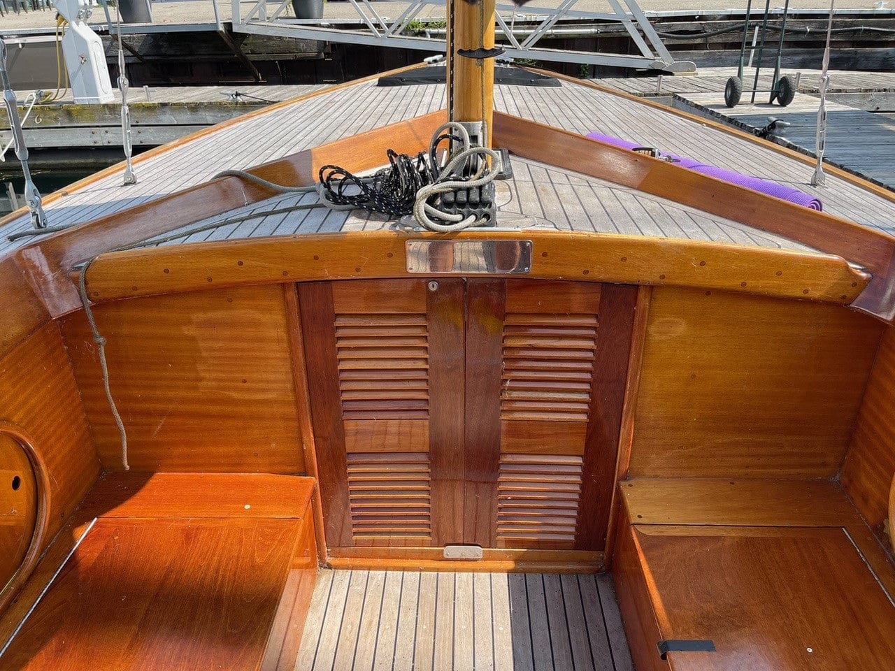 1977 32' Vic Carpenter Day Sailing Sloop