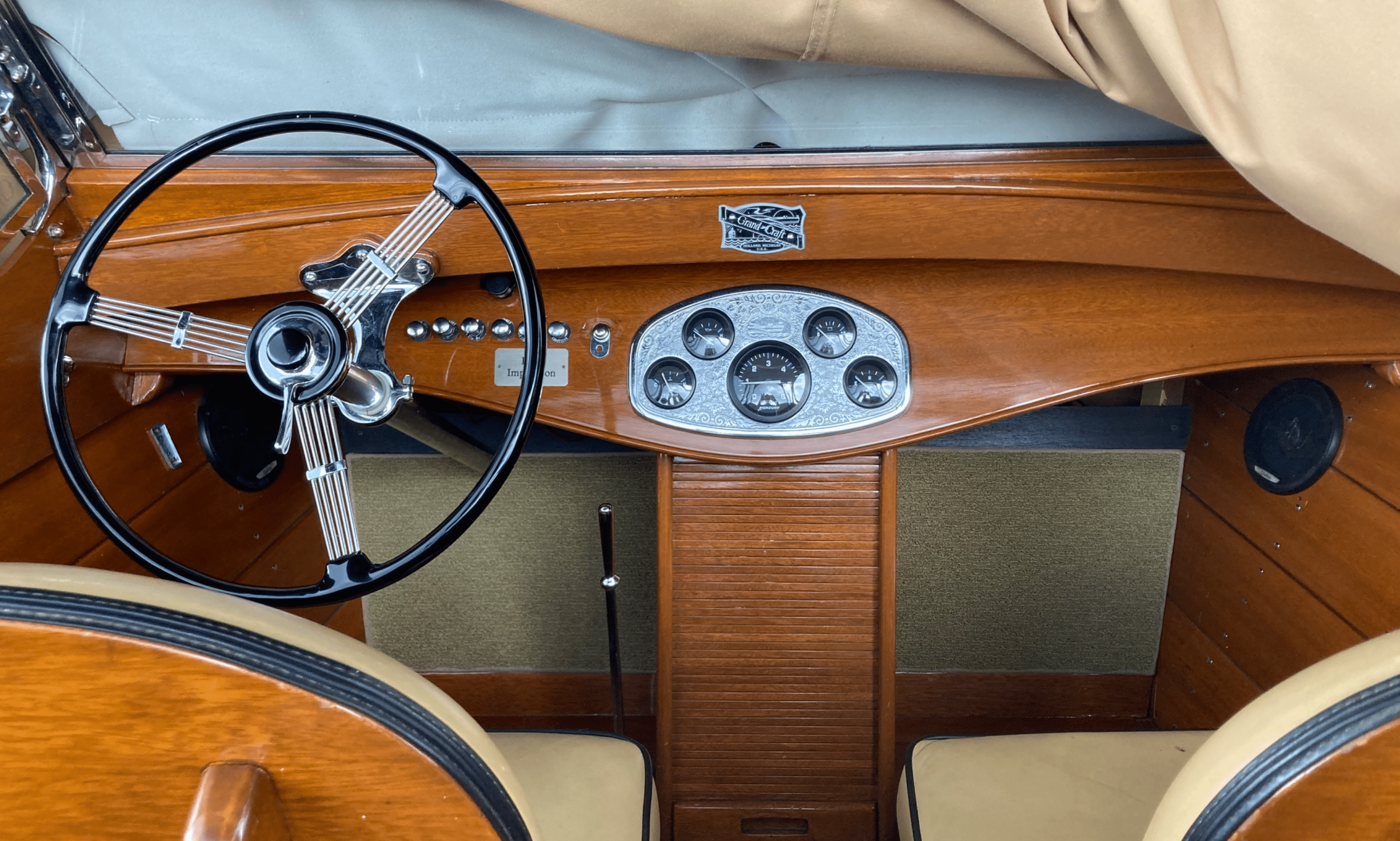 1982 Grand Craft 24' - Triple Cockpit Runabout