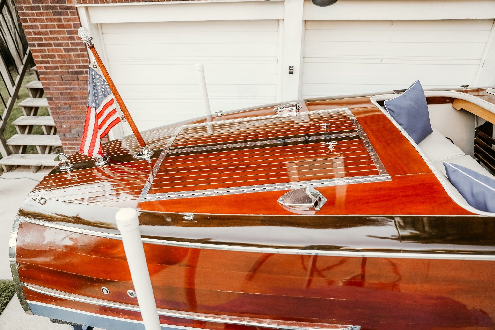 Replica 1939 19' Custom Barrel Back Runabout