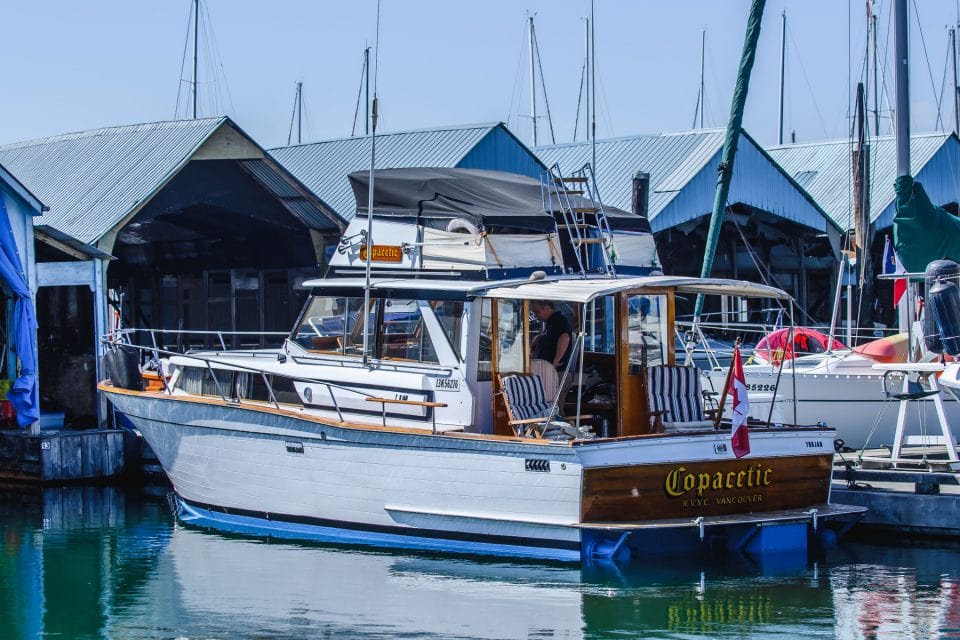 1968 - 37' SHEPHERD/TROJAN 3700 SEA VOYAGER CRUISER