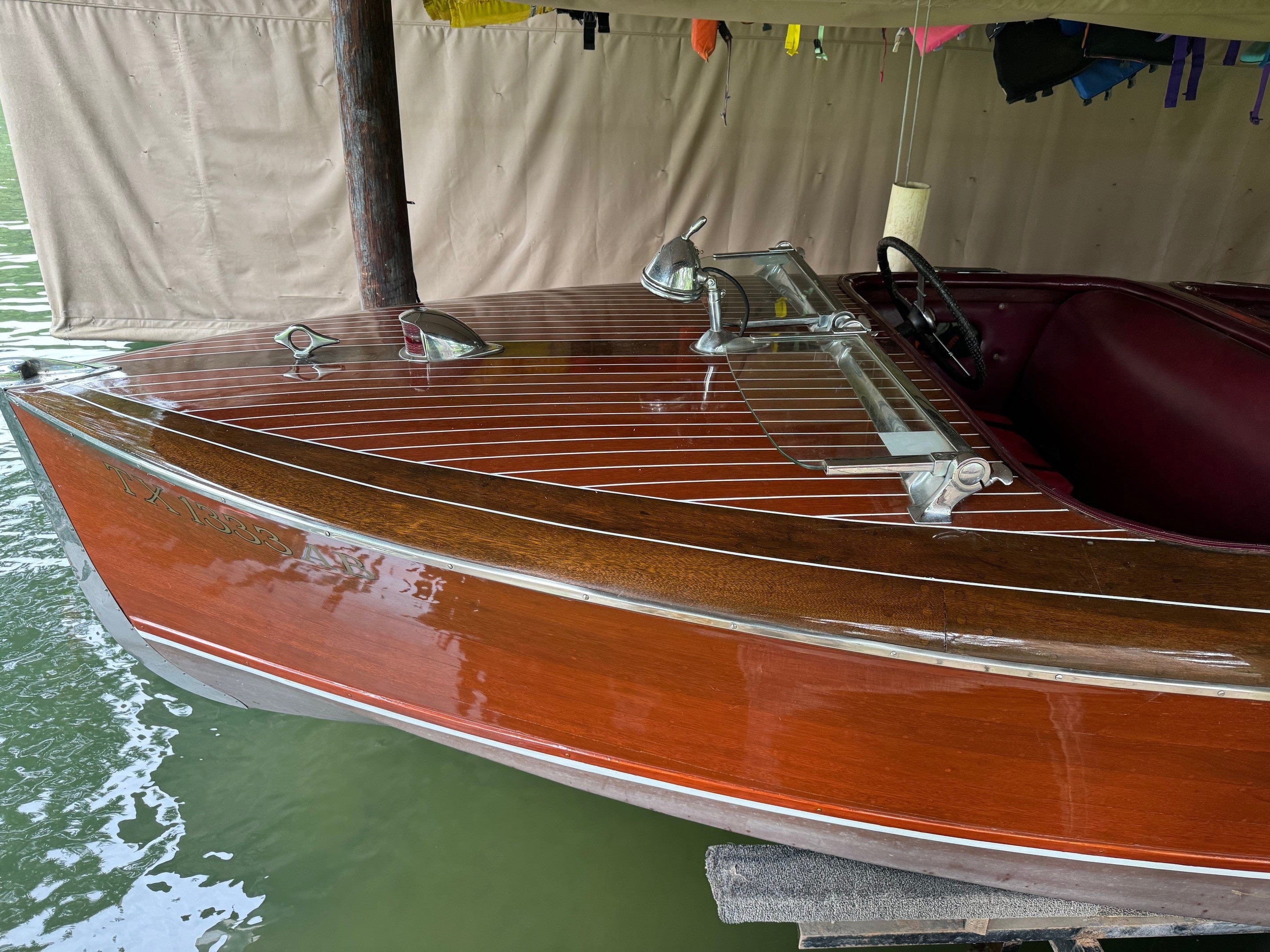 1939 19' Custom Barrel Back Runabout
