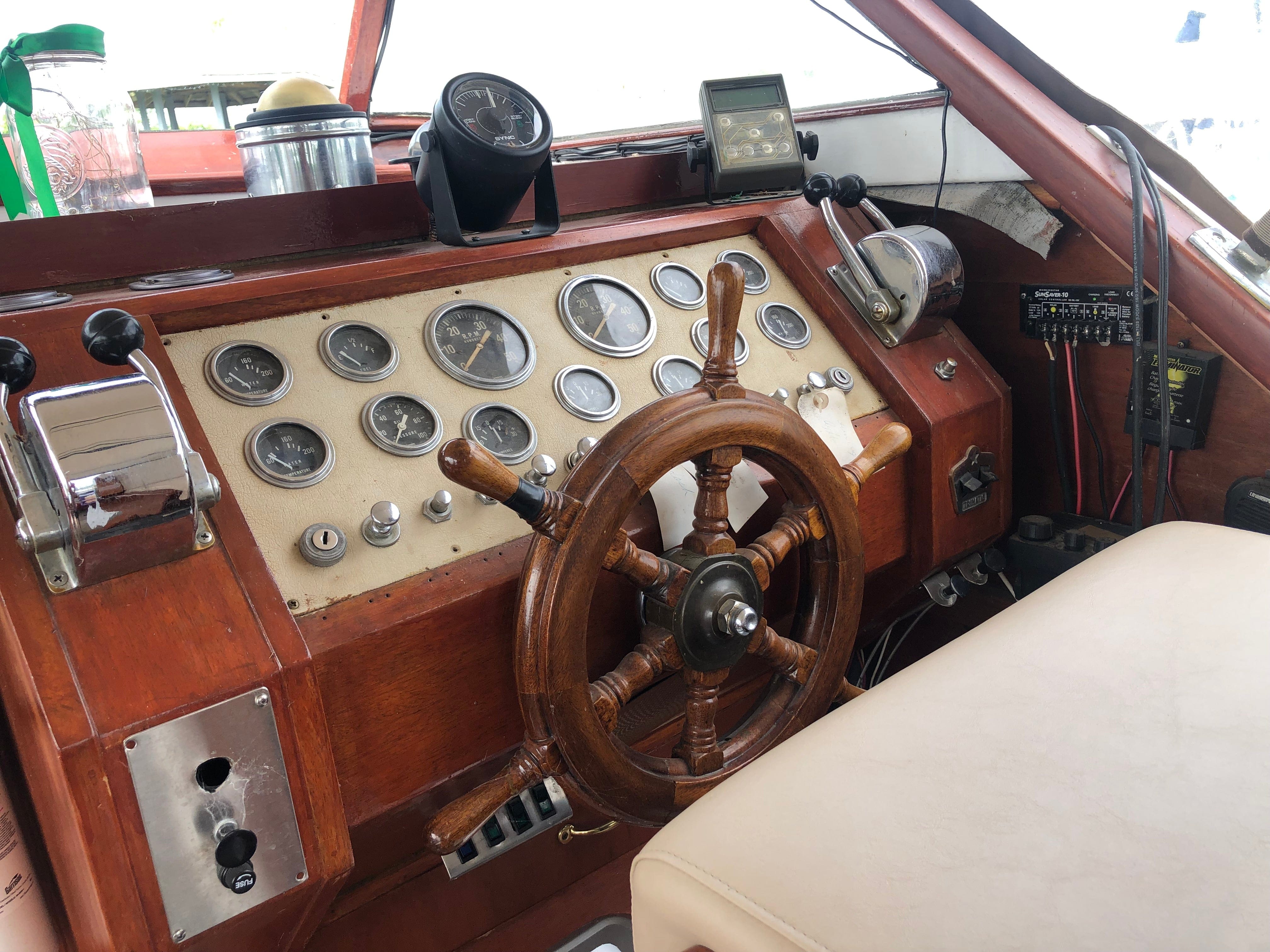 1961 SHEPHERD 33' FLYING BRIDGE CRUISER