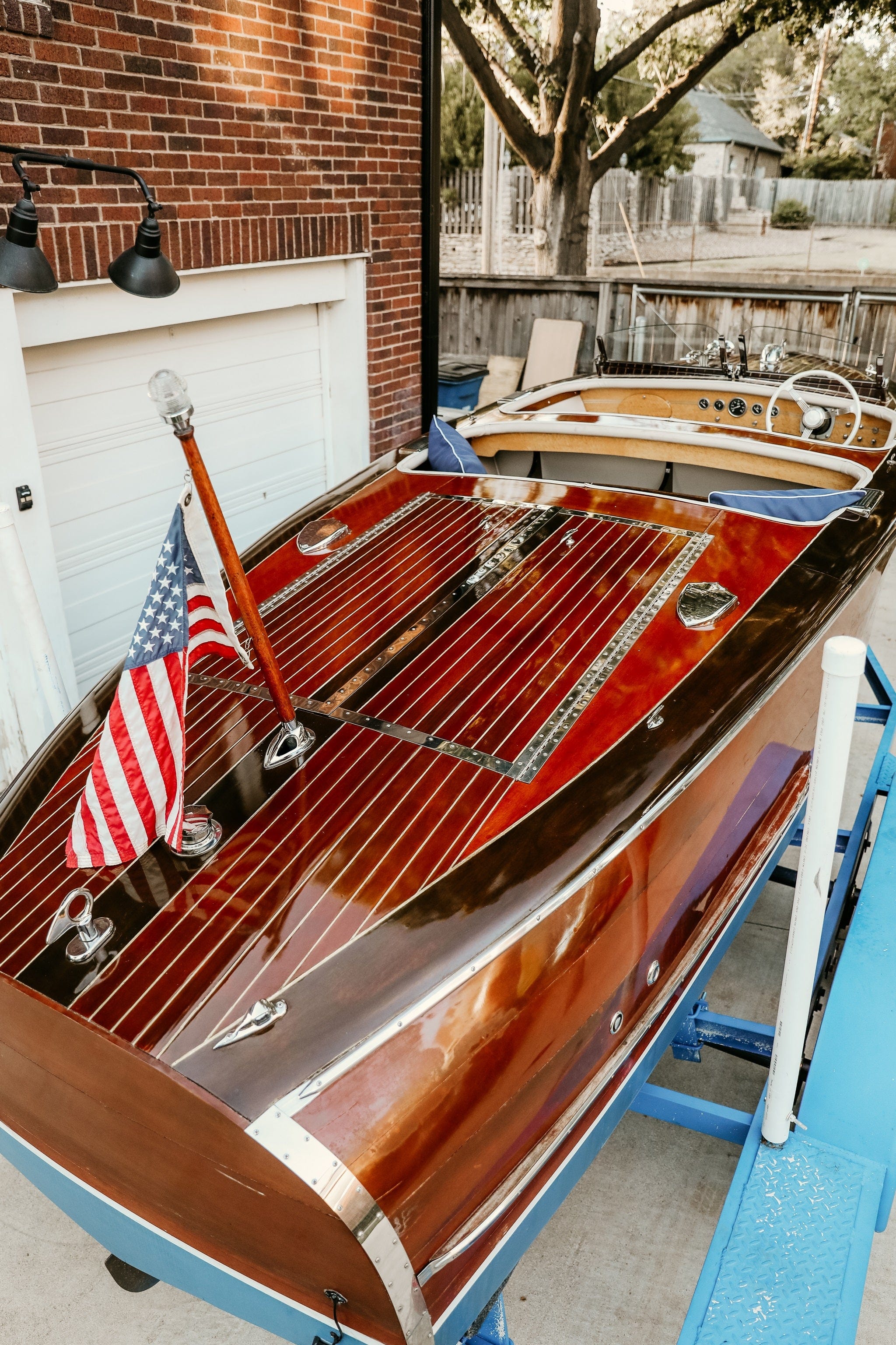 Replica 1939 19' Custom Barrel Back Runabout