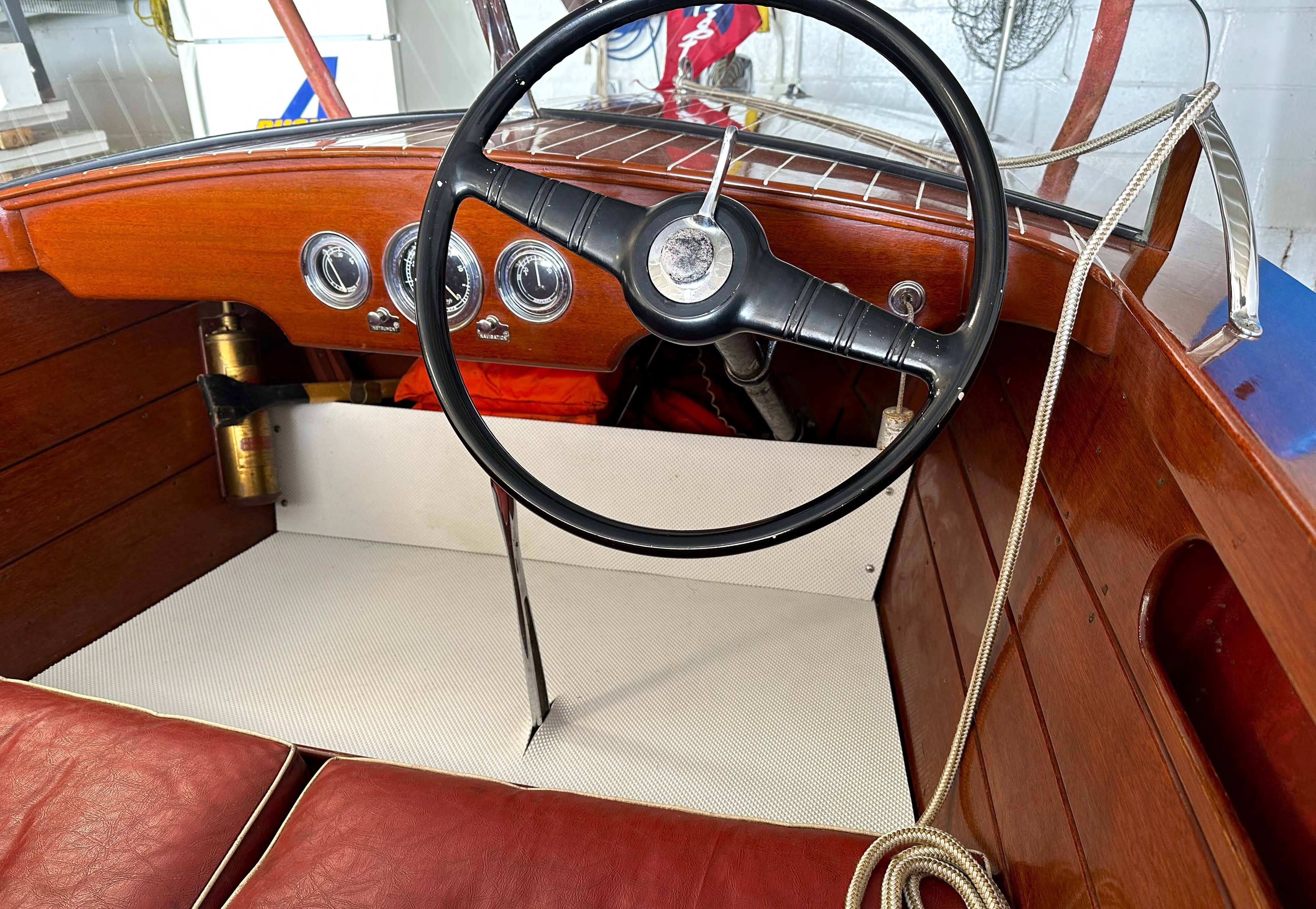 1952 CHRIS-CRAFT 17' Special Runabout