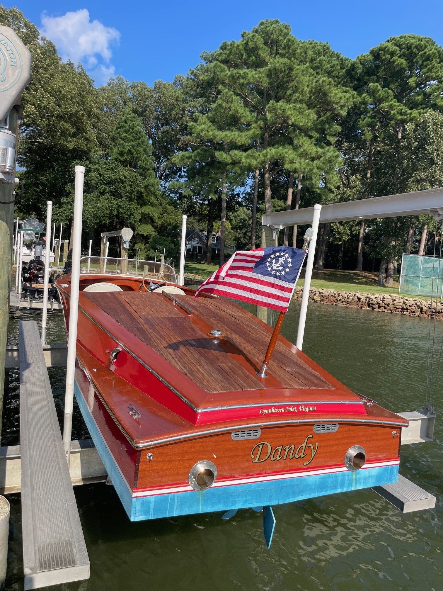 1971 22' WALTER SCHOOLEY CUSTOM RUNABOUT