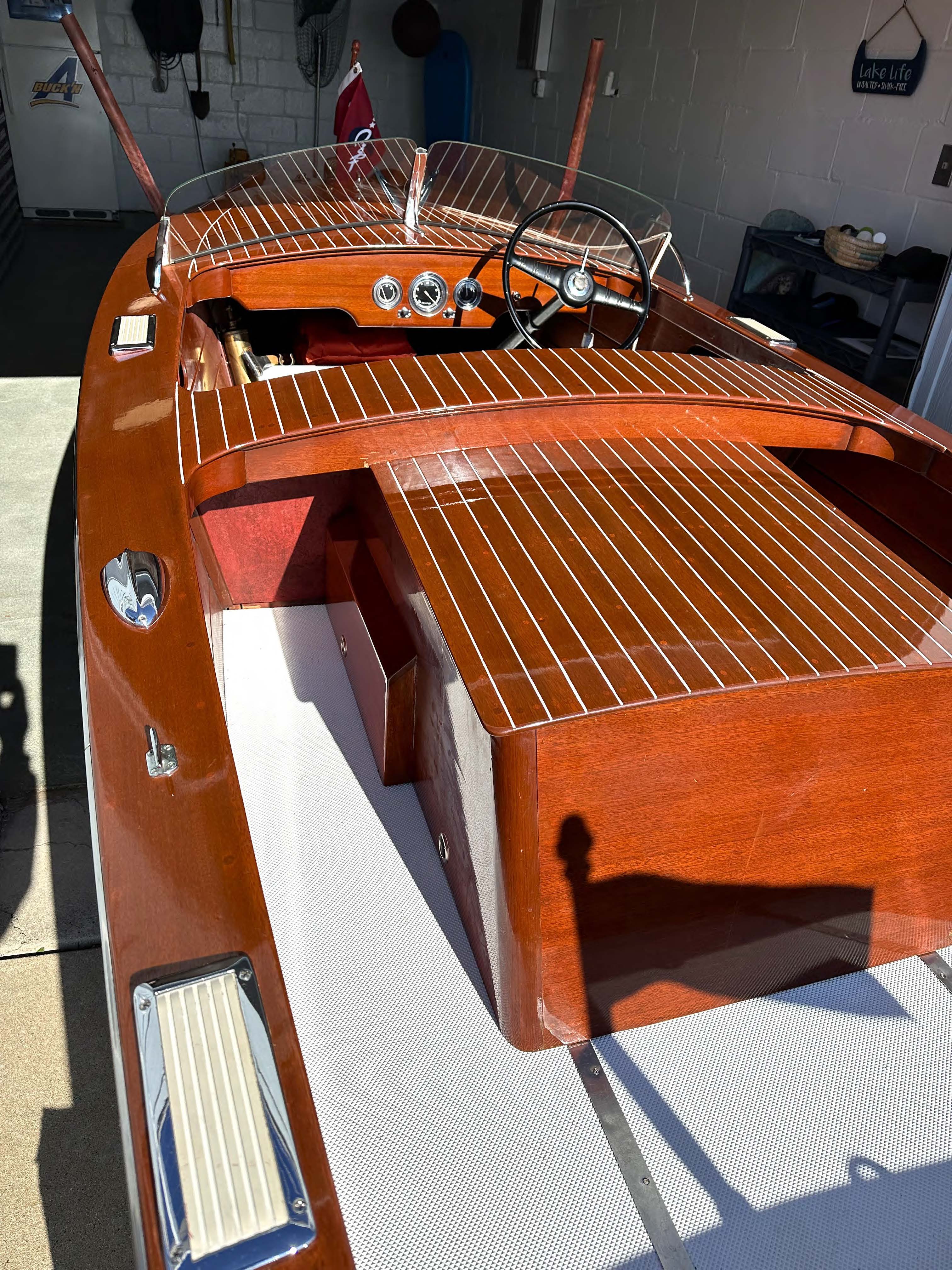 1952 CHRIS-CRAFT 17' Special Runabout