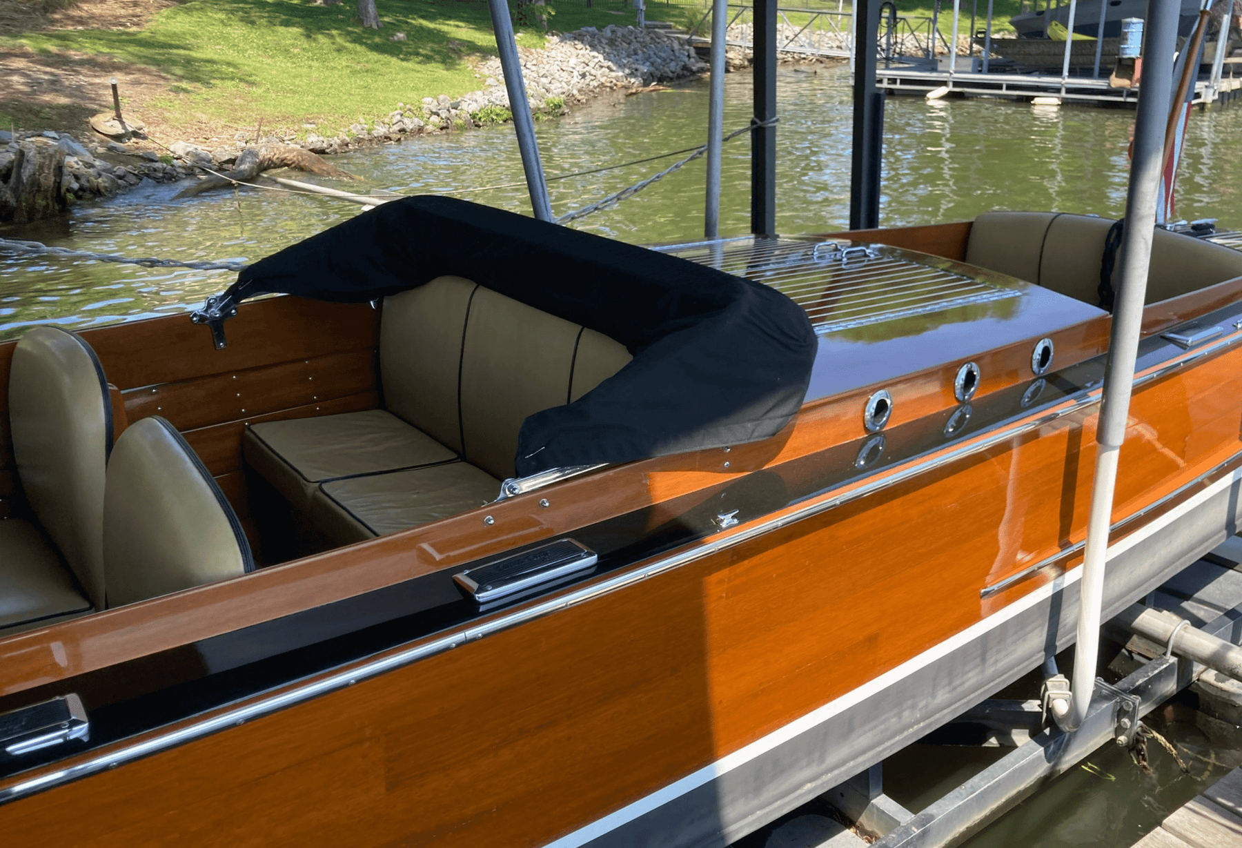 1982 Grand Craft 24' - Triple Cockpit Runabout