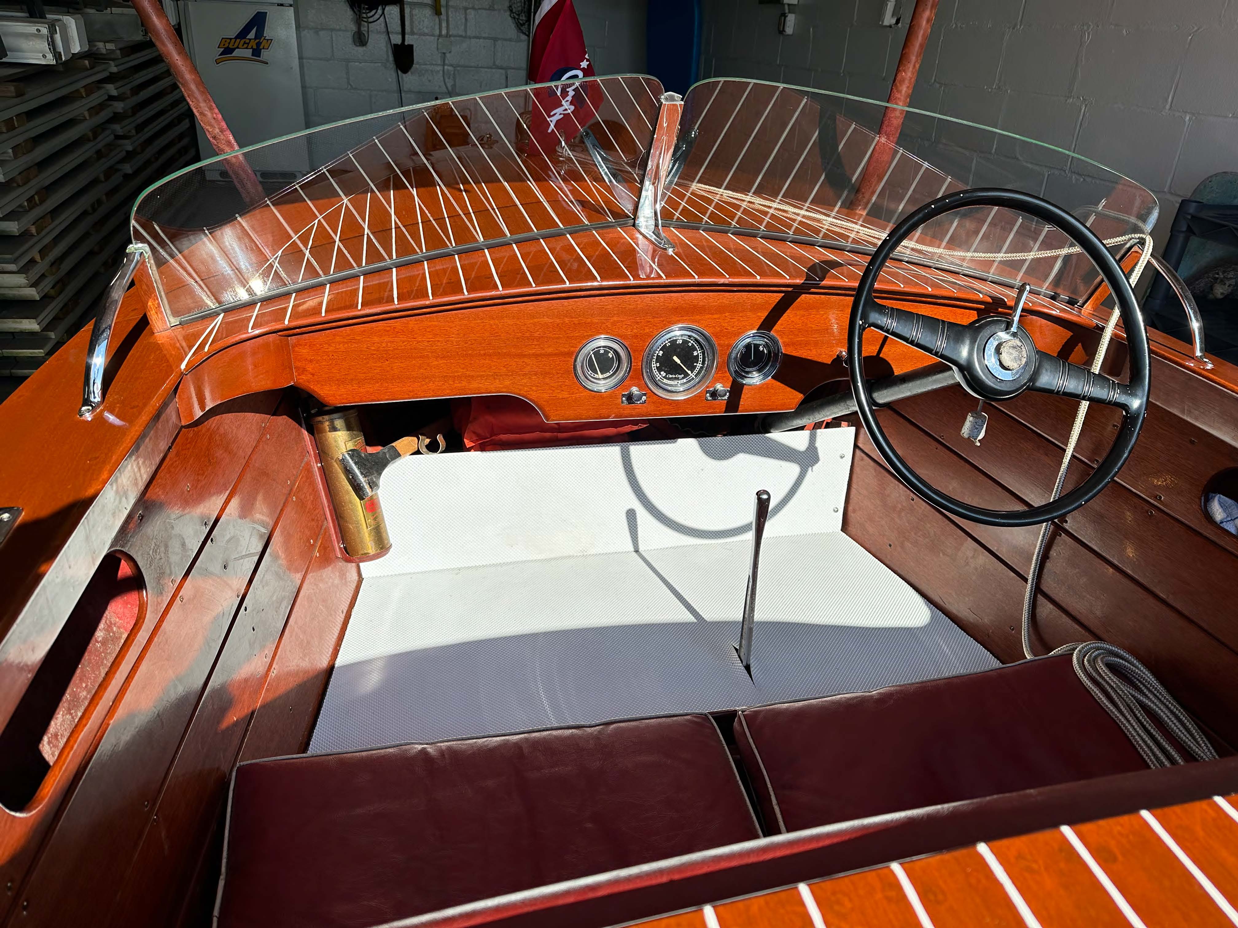 1952 CHRIS-CRAFT 17' Special Runabout