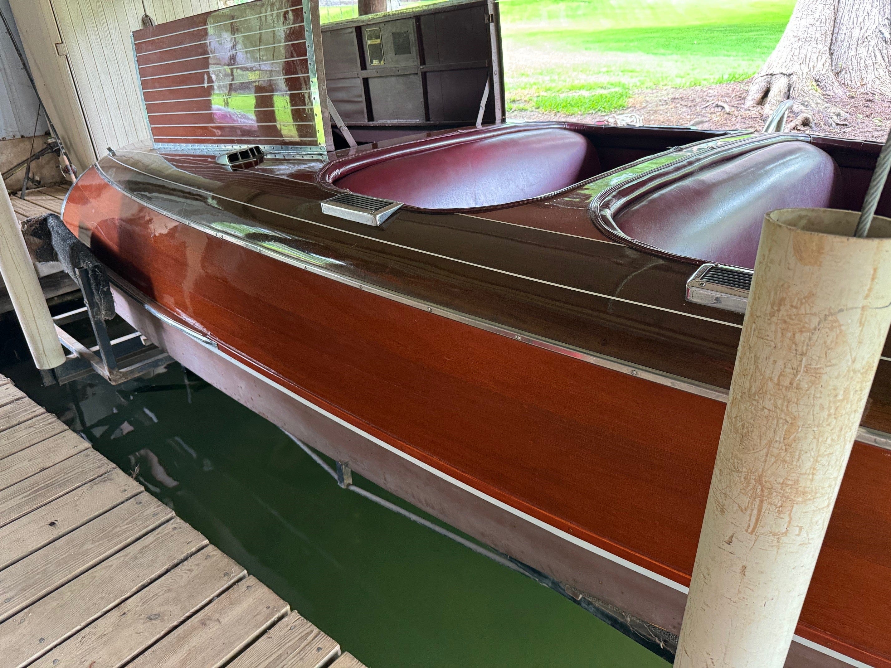 1939 19' Custom Barrel Back Runabout