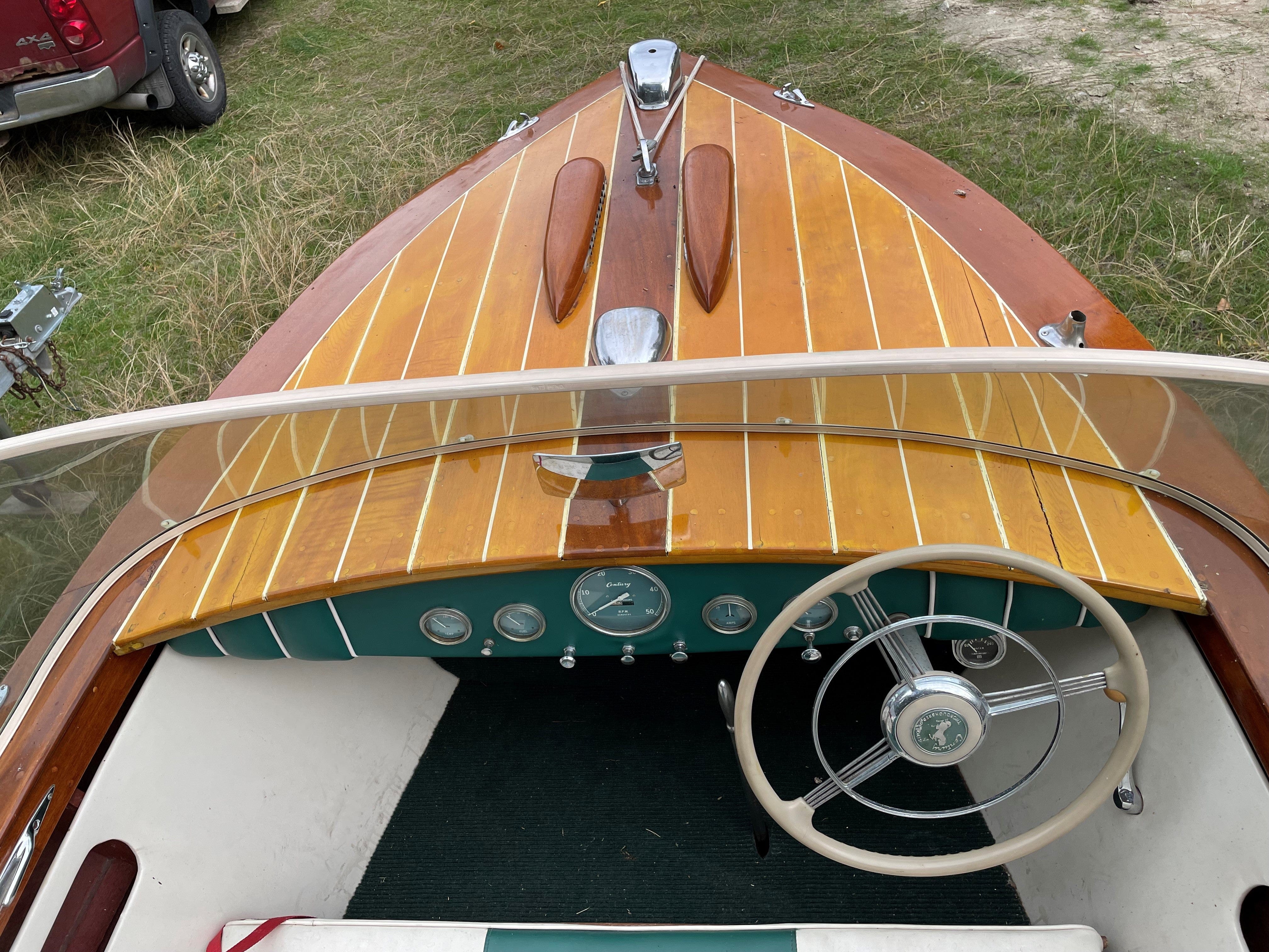 1956 16' CENTURY RESORTER