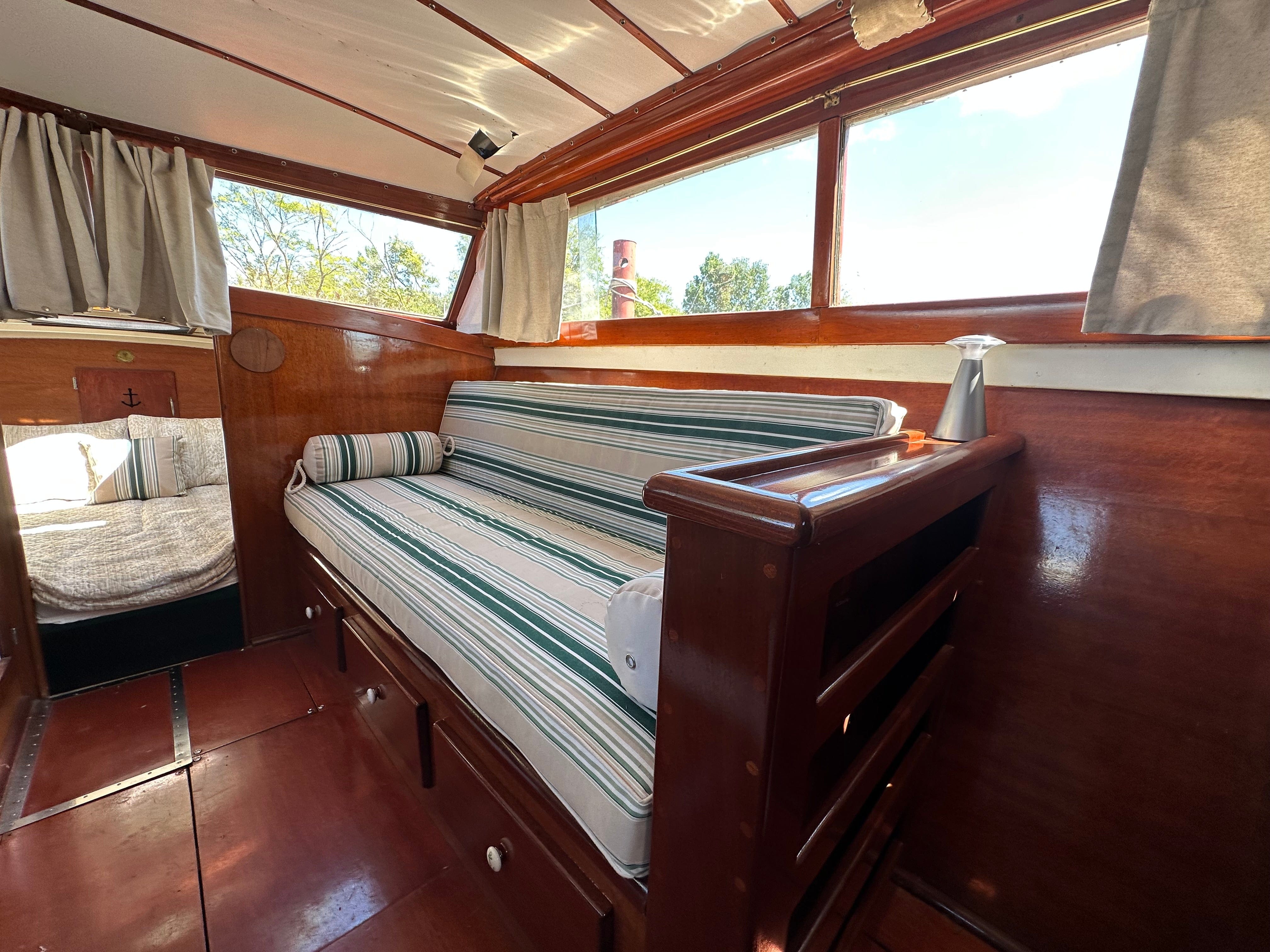 1955 CHRIS-CRAFT 34' CAPITAN CRUISER