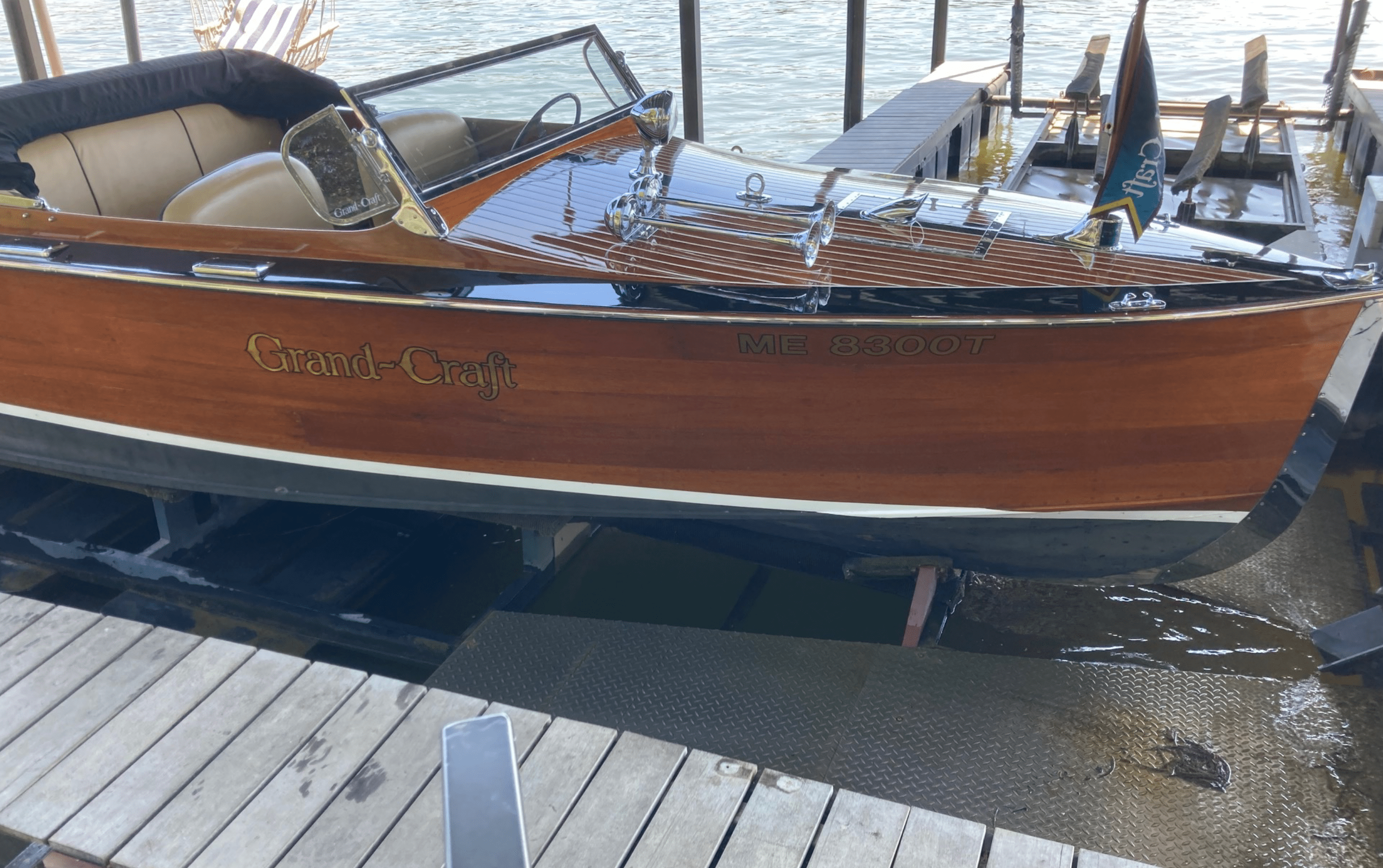 1982 Grand Craft 24' - Triple Cockpit Runabout