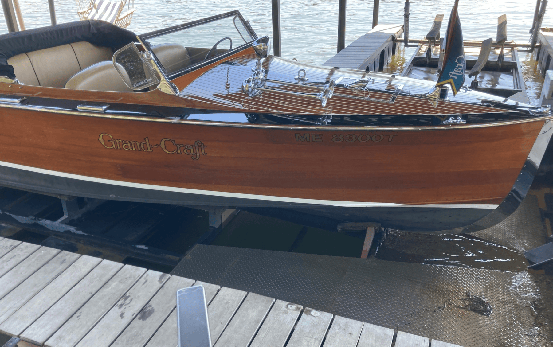 1982 Grand Craft 24' - Triple Cockpit Runabout