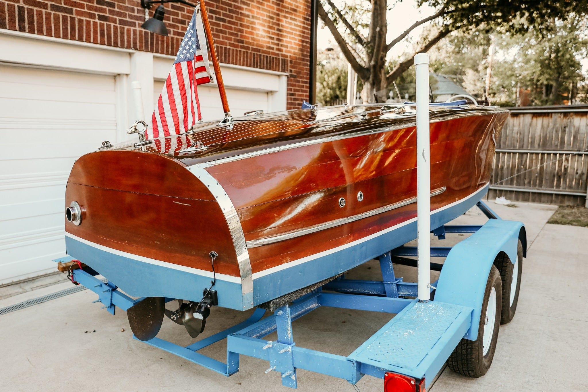 Replica 1939 19' Custom Barrel Back Runabout