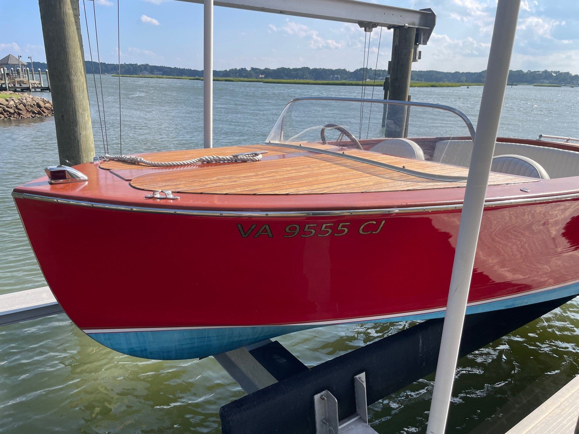 1971 22' WALTER SCHOOLEY CUSTOM RUNABOUT