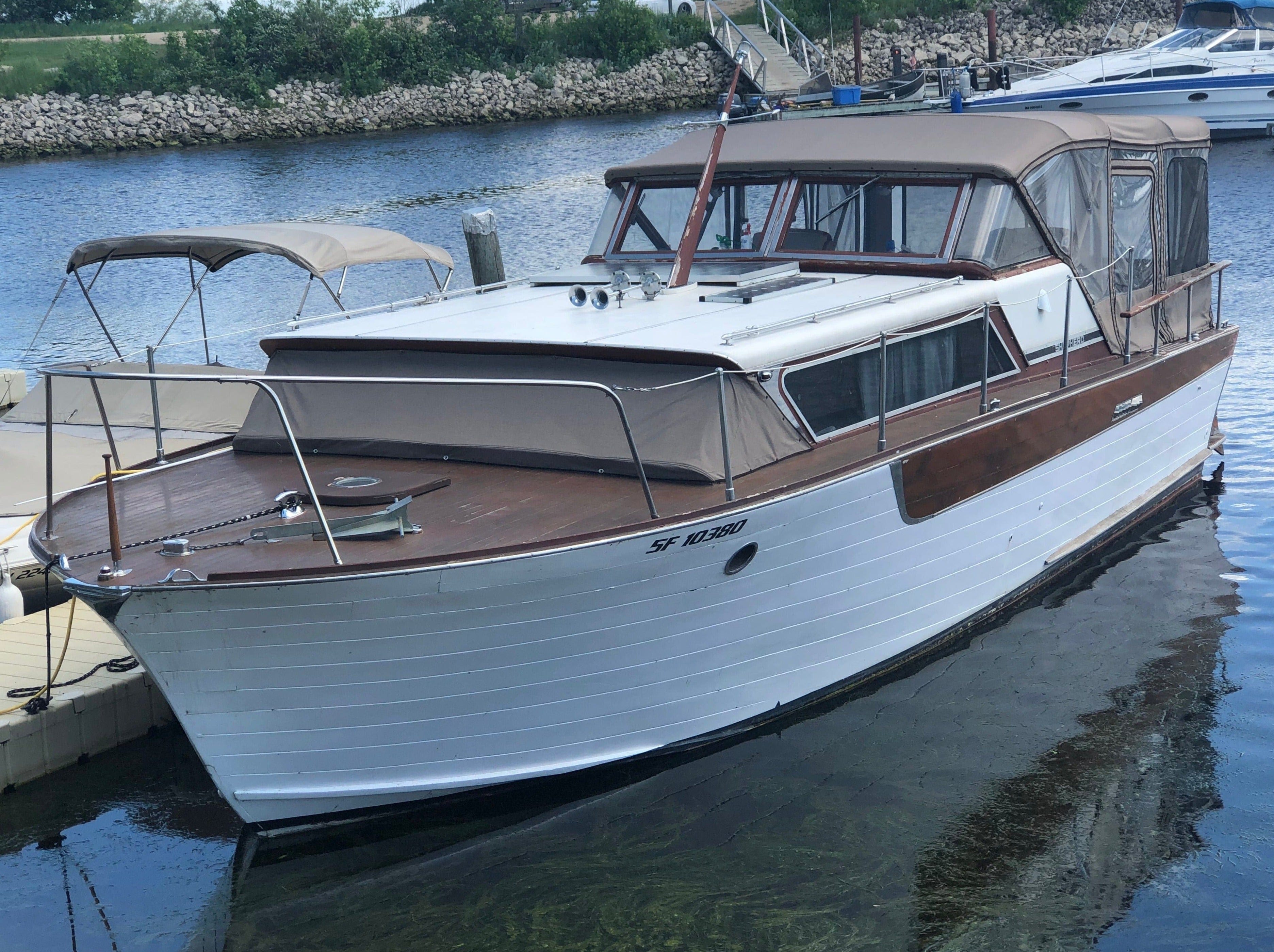 1961 SHEPHERD 33' FLYING BRIDGE CRUISER