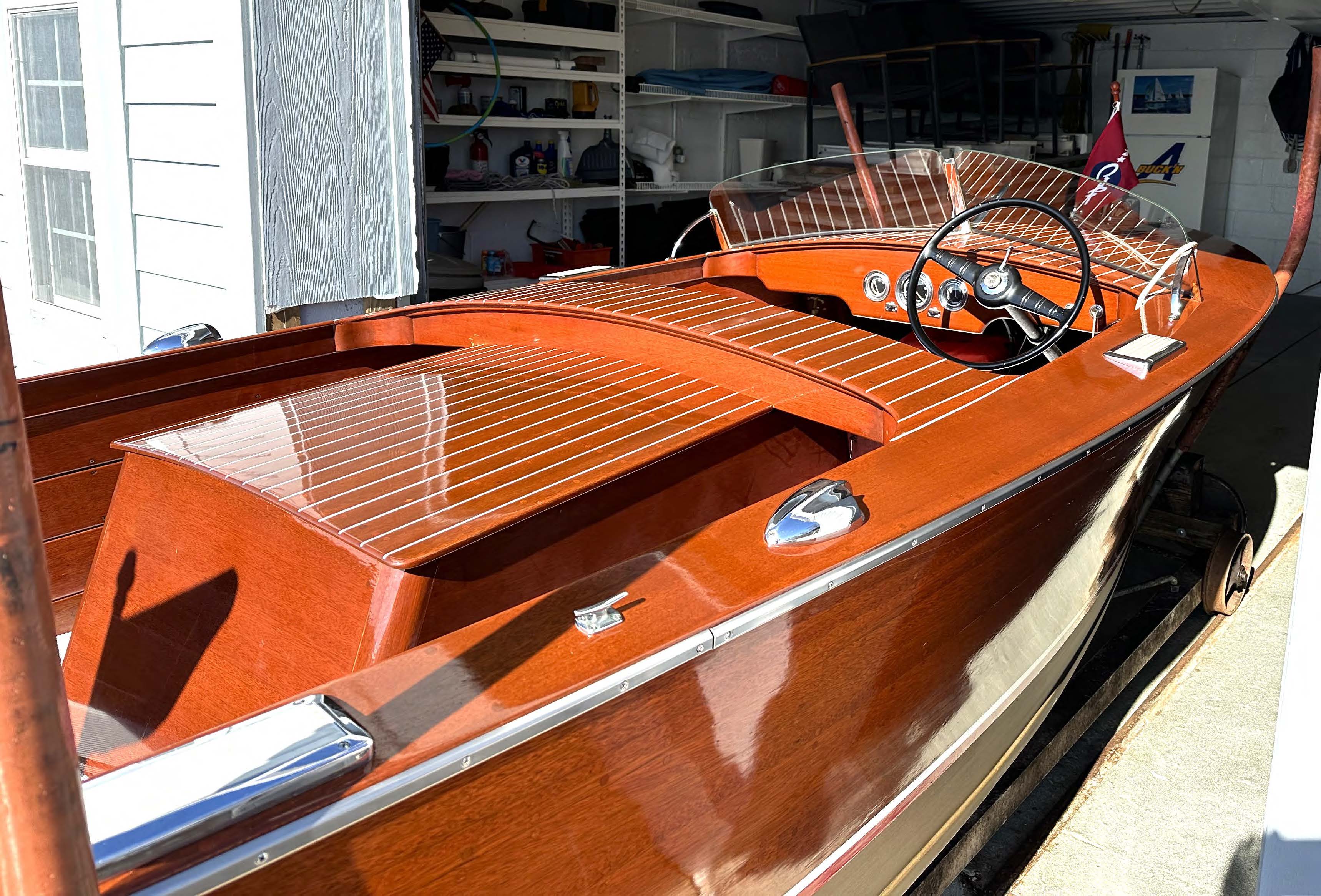 1952 CHRIS-CRAFT 17' Special Runabout