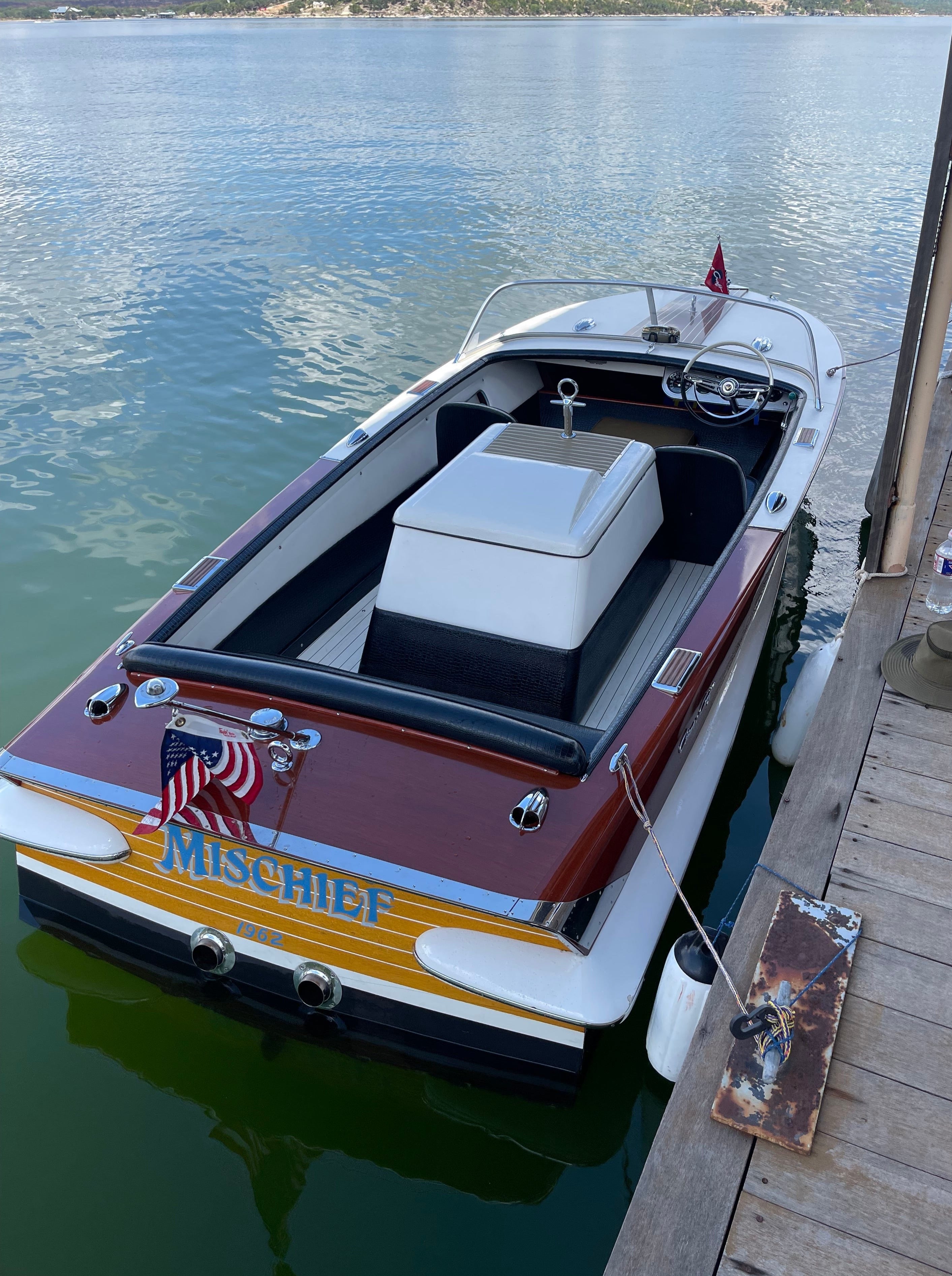 1962 CHRIS CRAFT 20' HOLIDAY