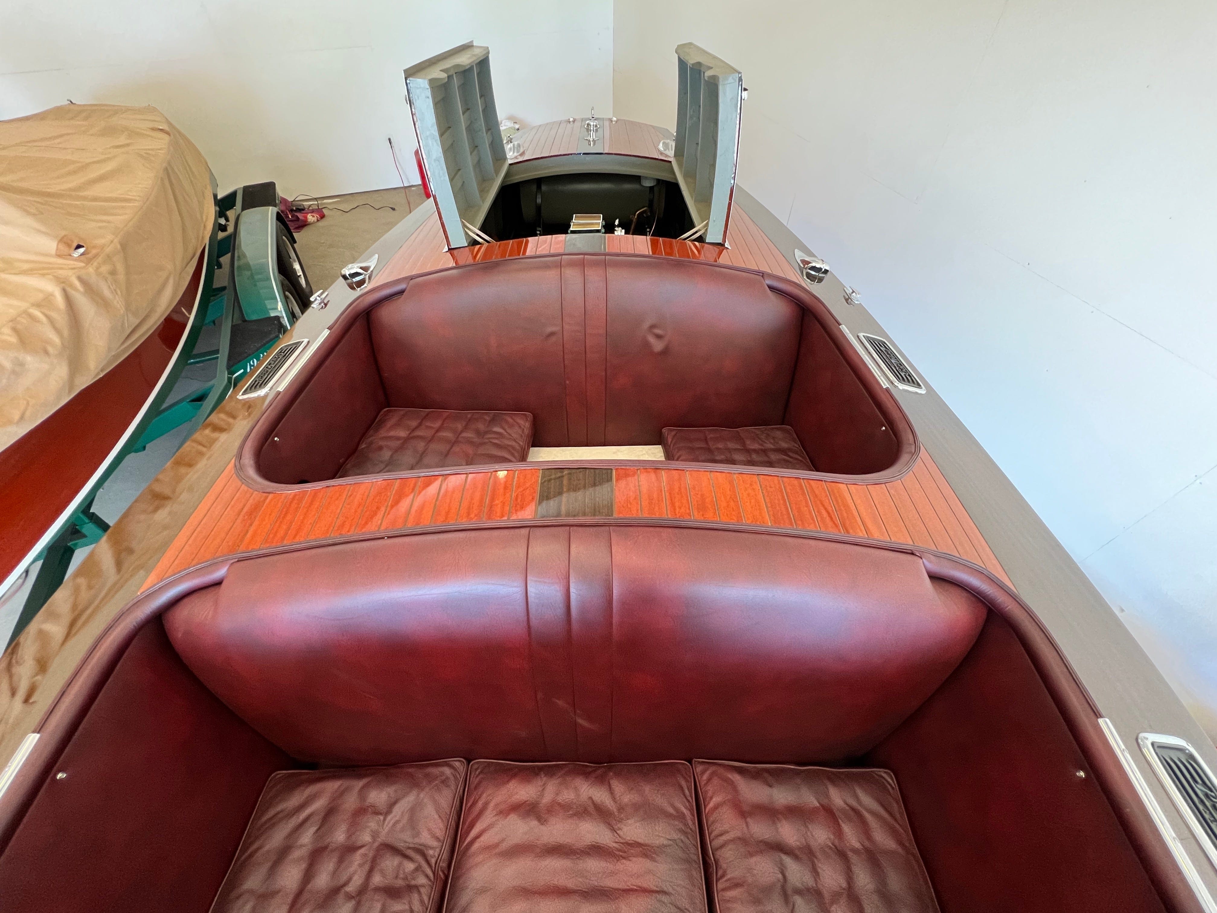 1940 GARWOOD 19' DOUBLE COCKPIT RUNABOUT