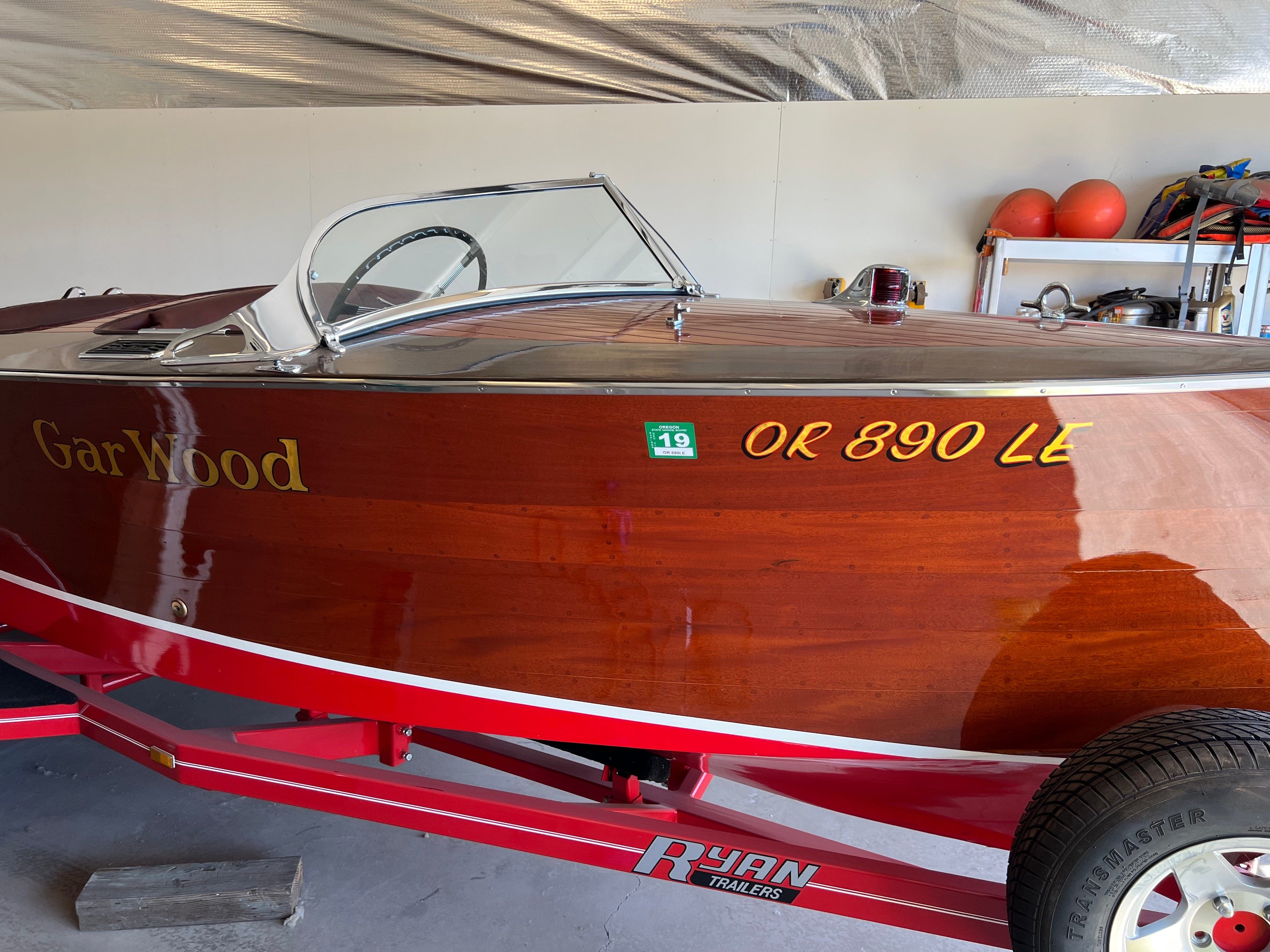 1940 GARWOOD 19' DOUBLE COCKPIT RUNABOUT