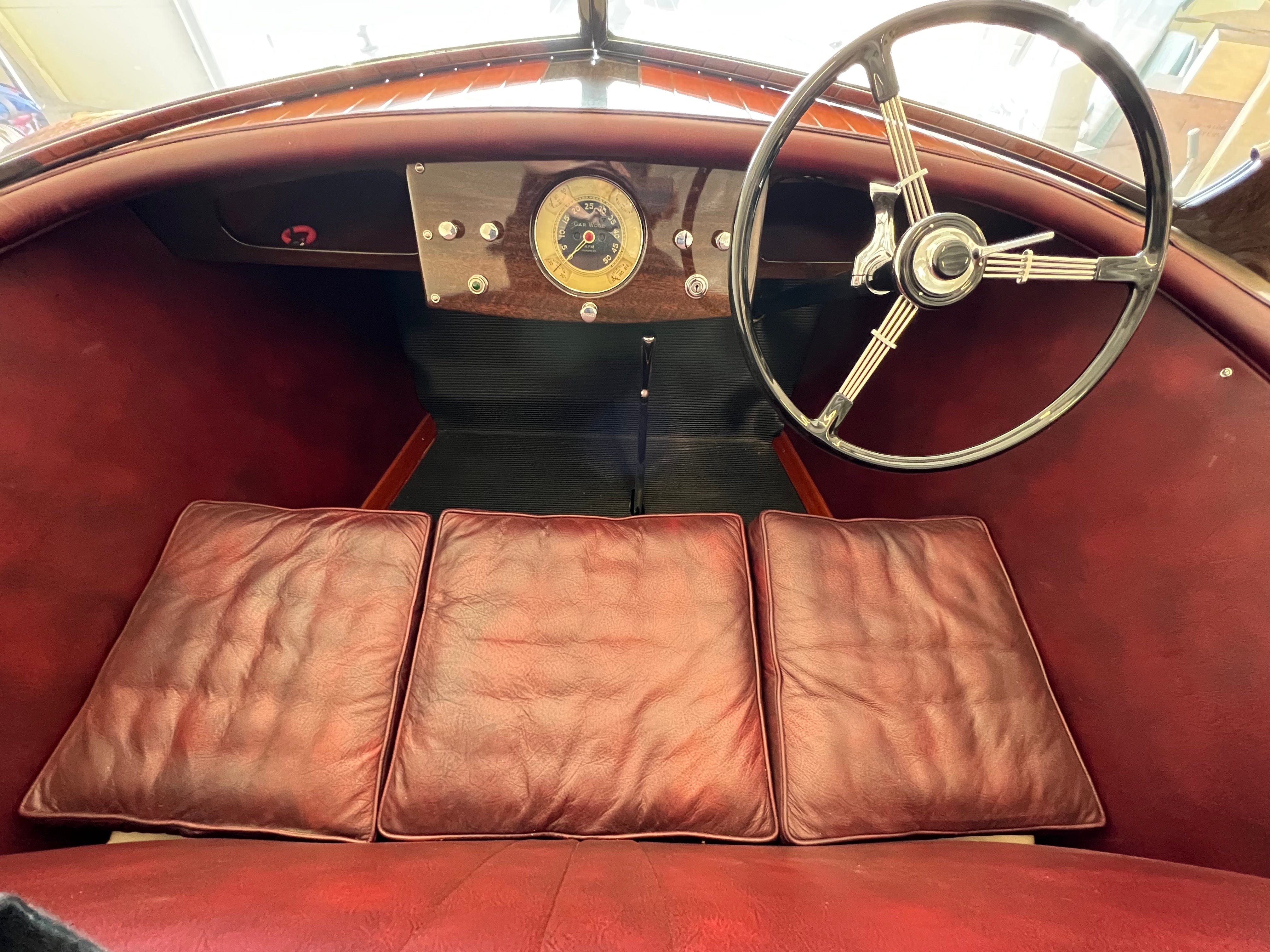 1940 GARWOOD 19' DOUBLE COCKPIT RUNABOUT