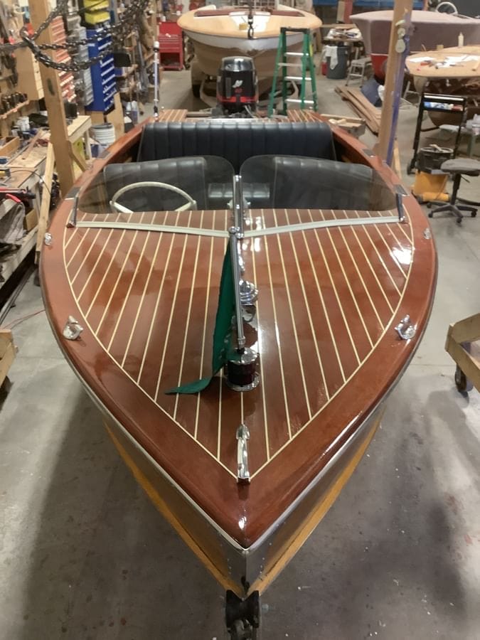 1958 CHESTNUT 16' RUNABOUT