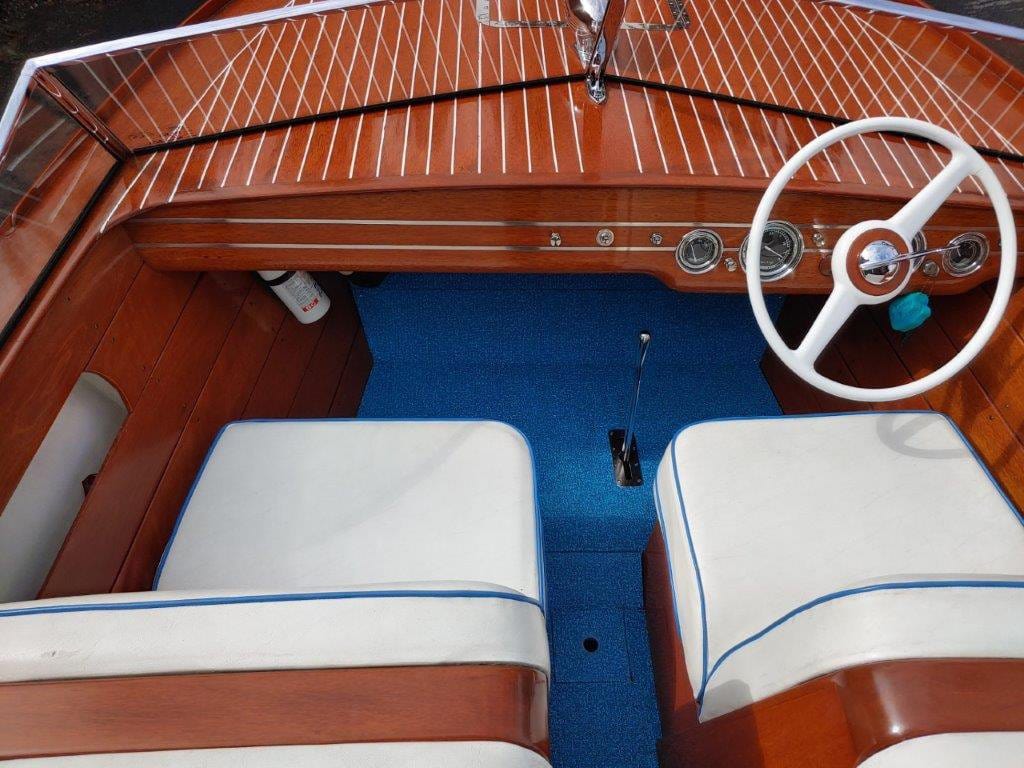 1950 CHRIS-CRAFT 22' DELUXE UTILITY