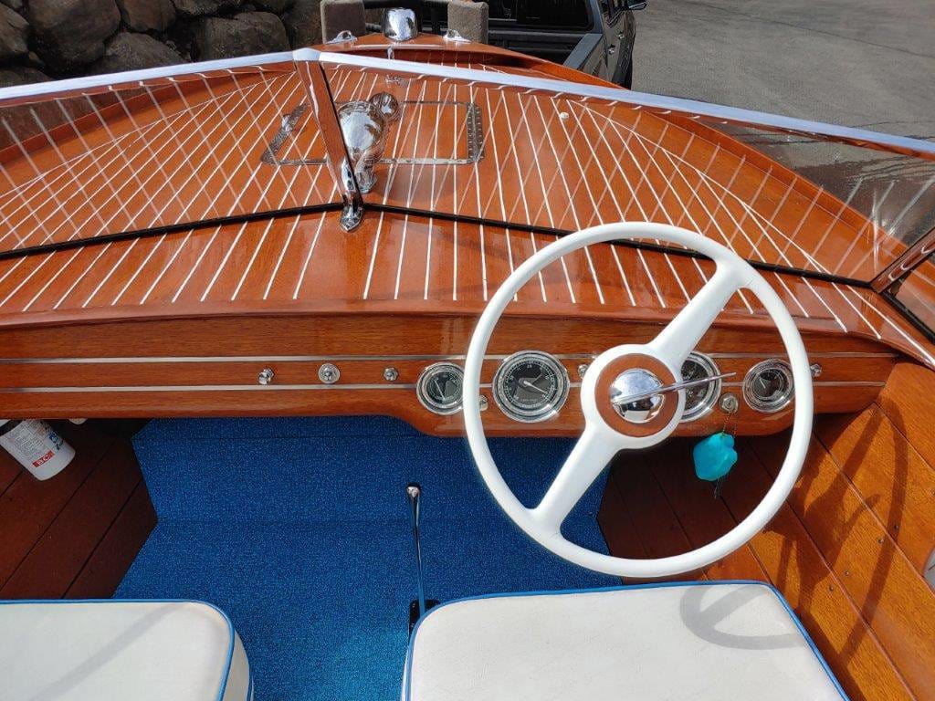 1950 CHRIS-CRAFT 22' DELUXE UTILITY