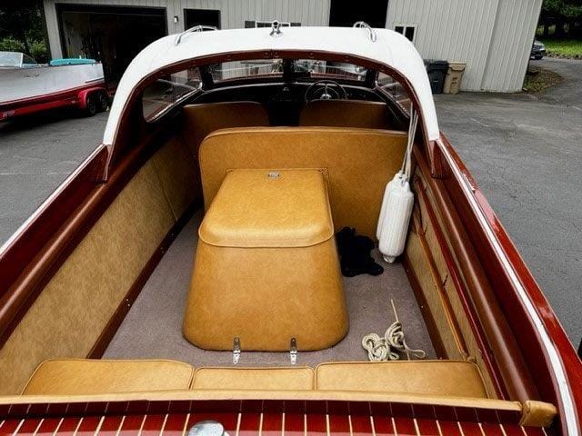 1950 CHRIS-CRAFT 22' CUSTOM SEDAN