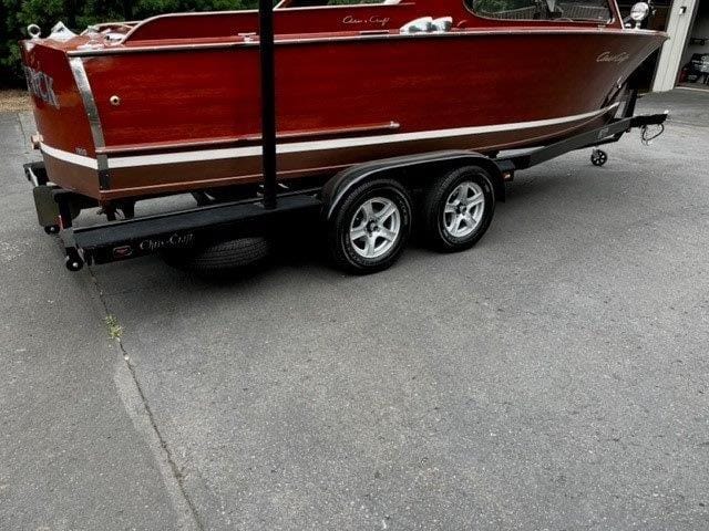 1950 CHRIS-CRAFT 22' CUSTOM SEDAN