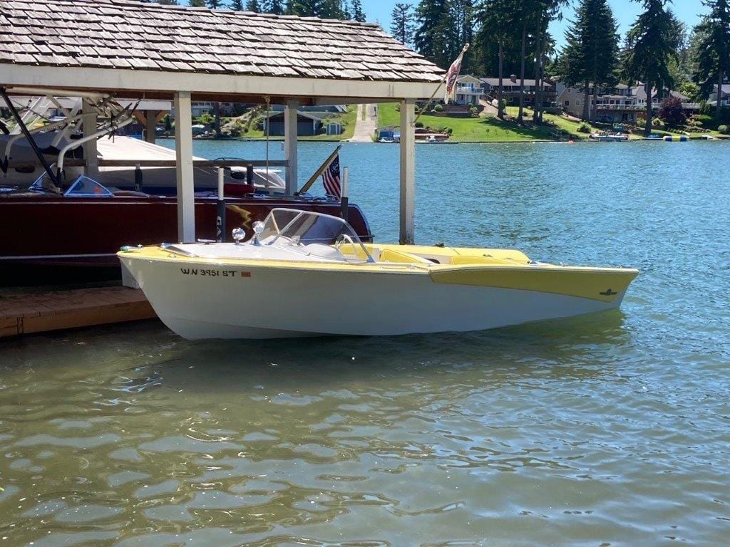 1958 Arenacraft Manta 18'