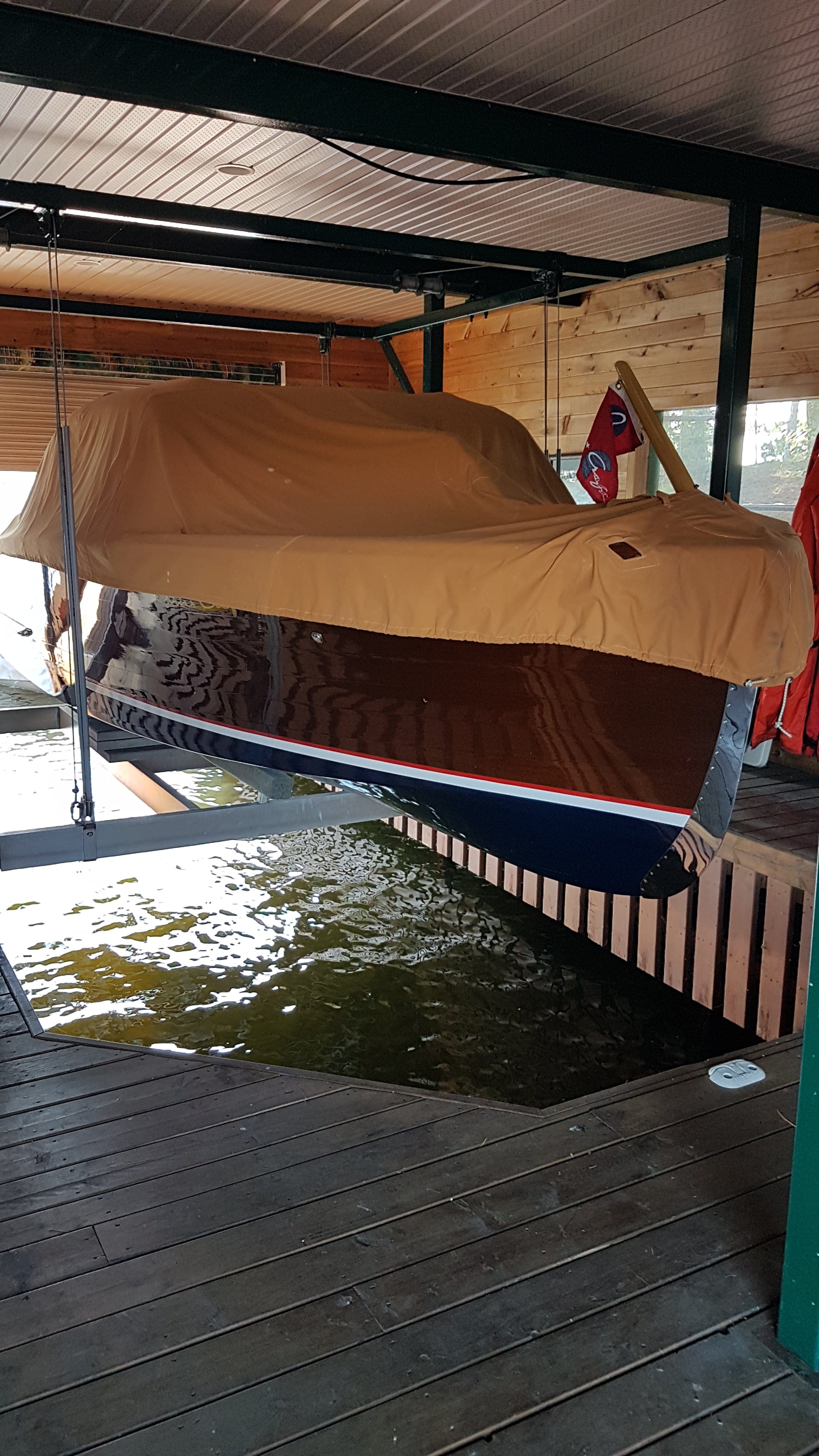 1949 CHRIS-CRAFT 22' CUSTOM SEDAN