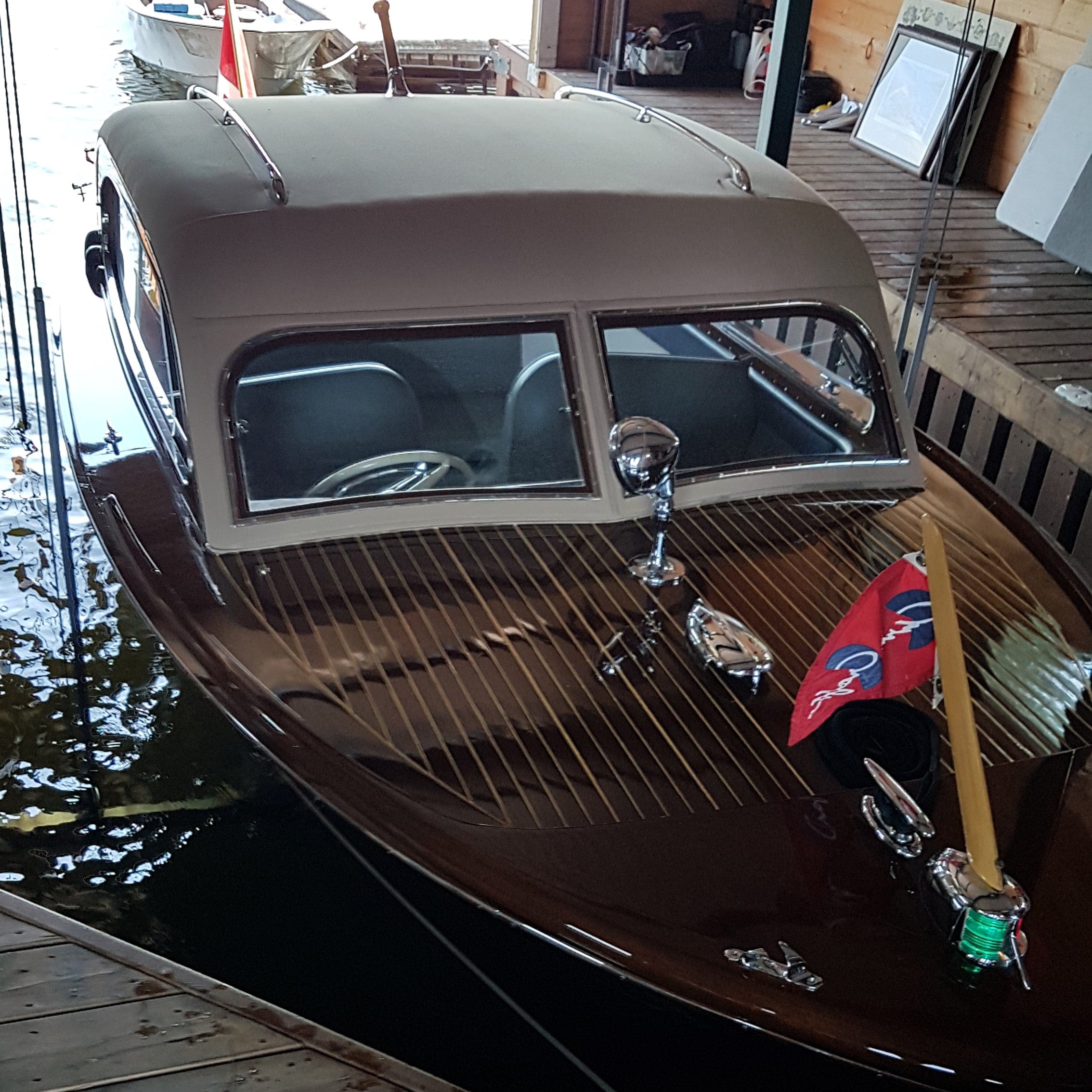 1949 CHRIS-CRAFT 22' CUSTOM SEDAN