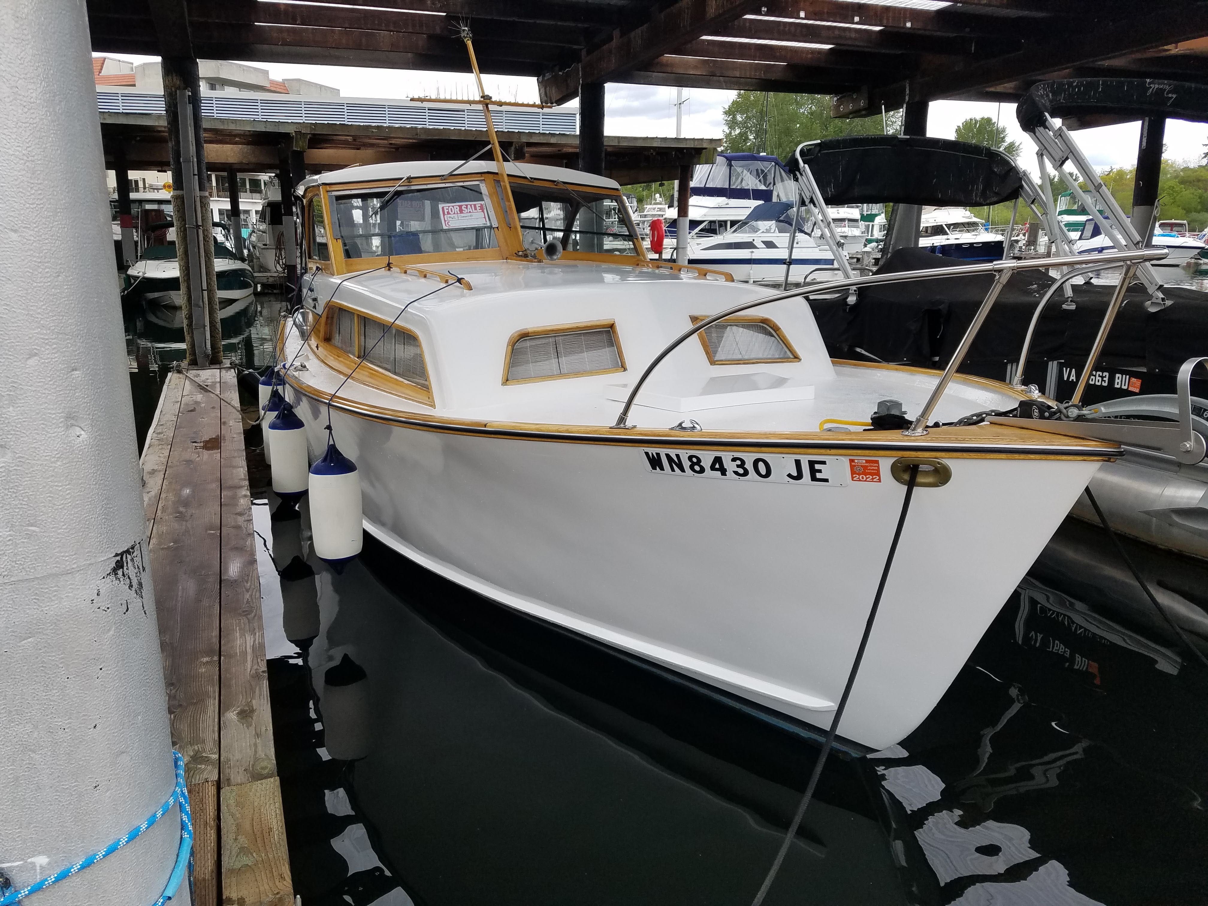 1962 SUMNERCRAFT 31' SEDAN CRUISER