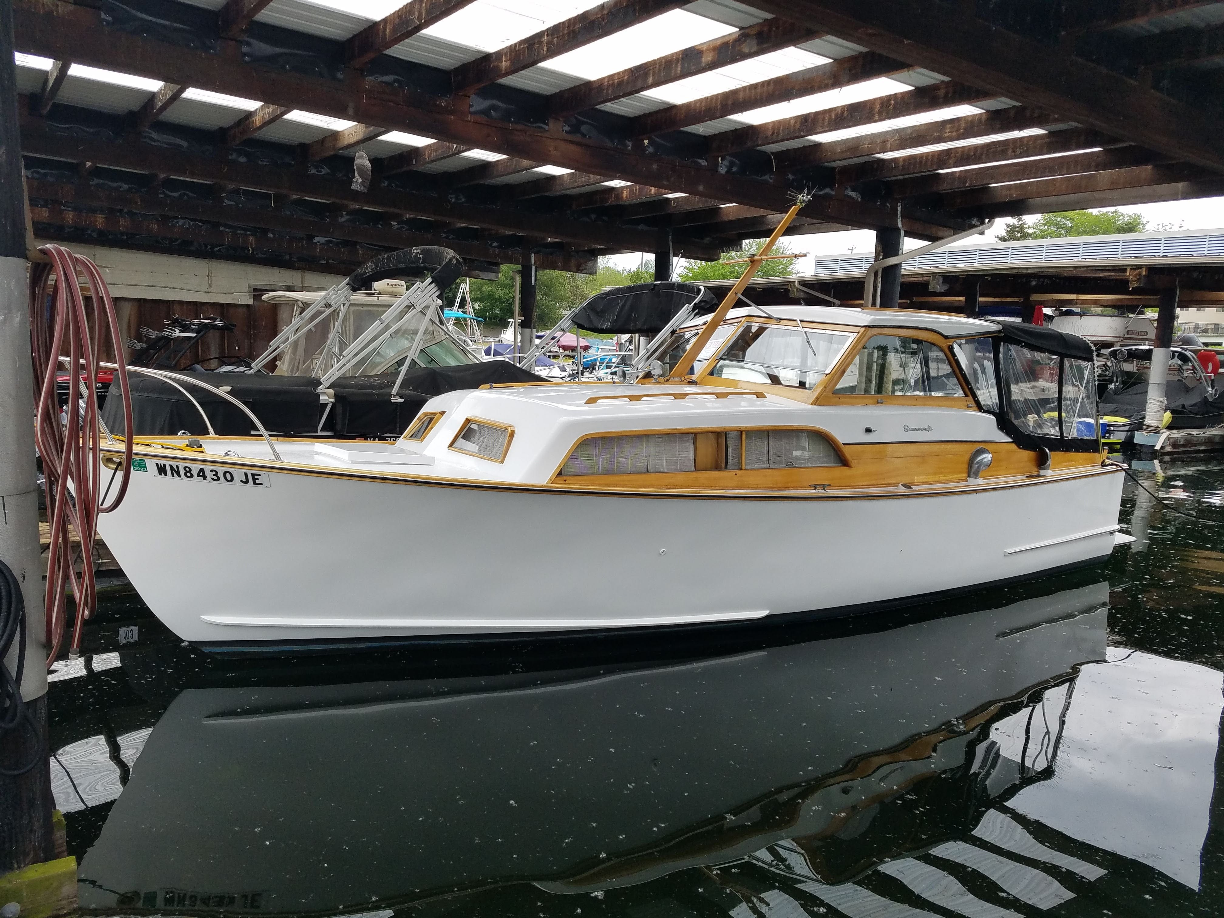 1962 SUMNERCRAFT 31' SEDAN CRUISER