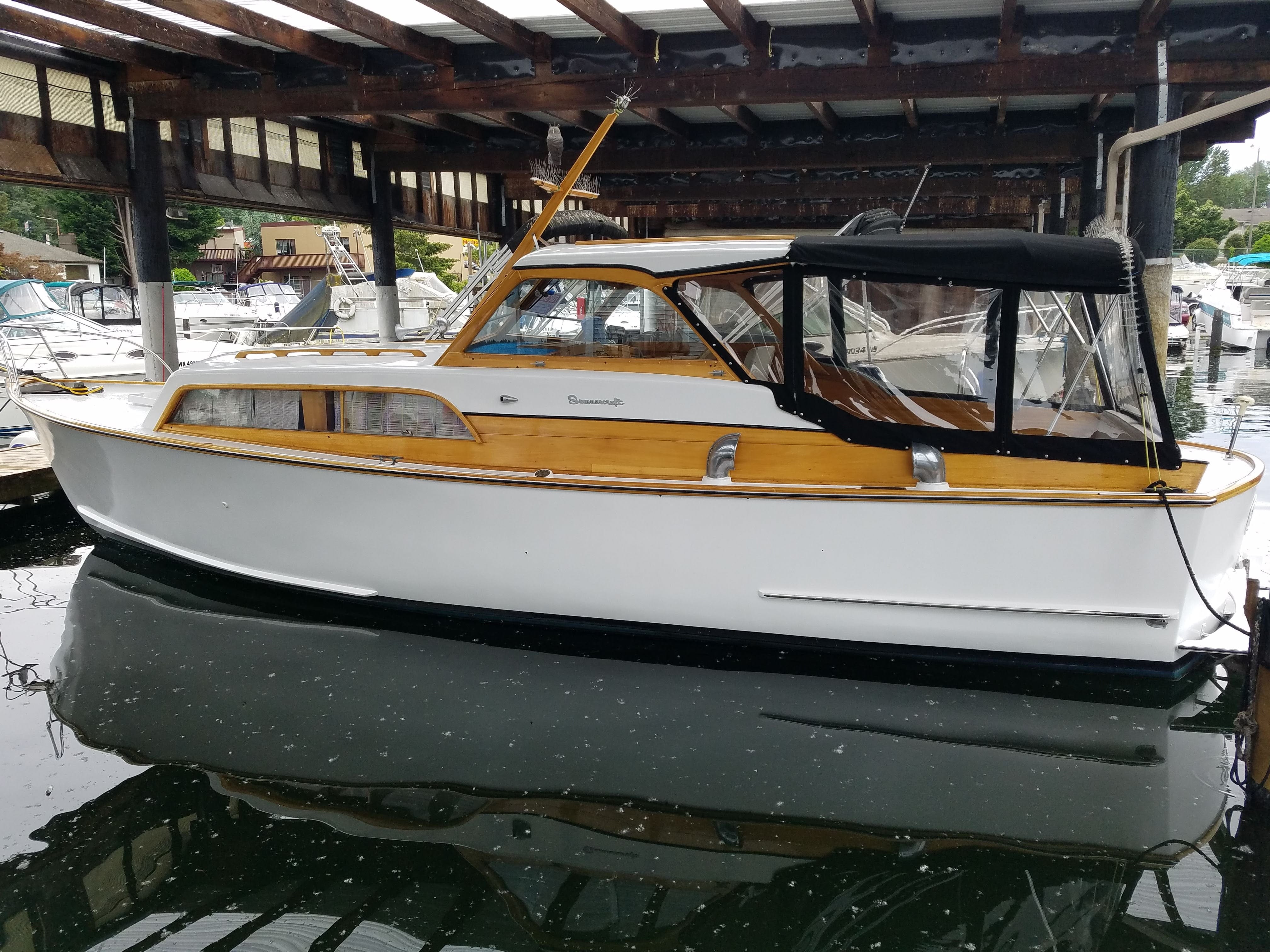 1962 SUMNERCRAFT 31' SEDAN CRUISER