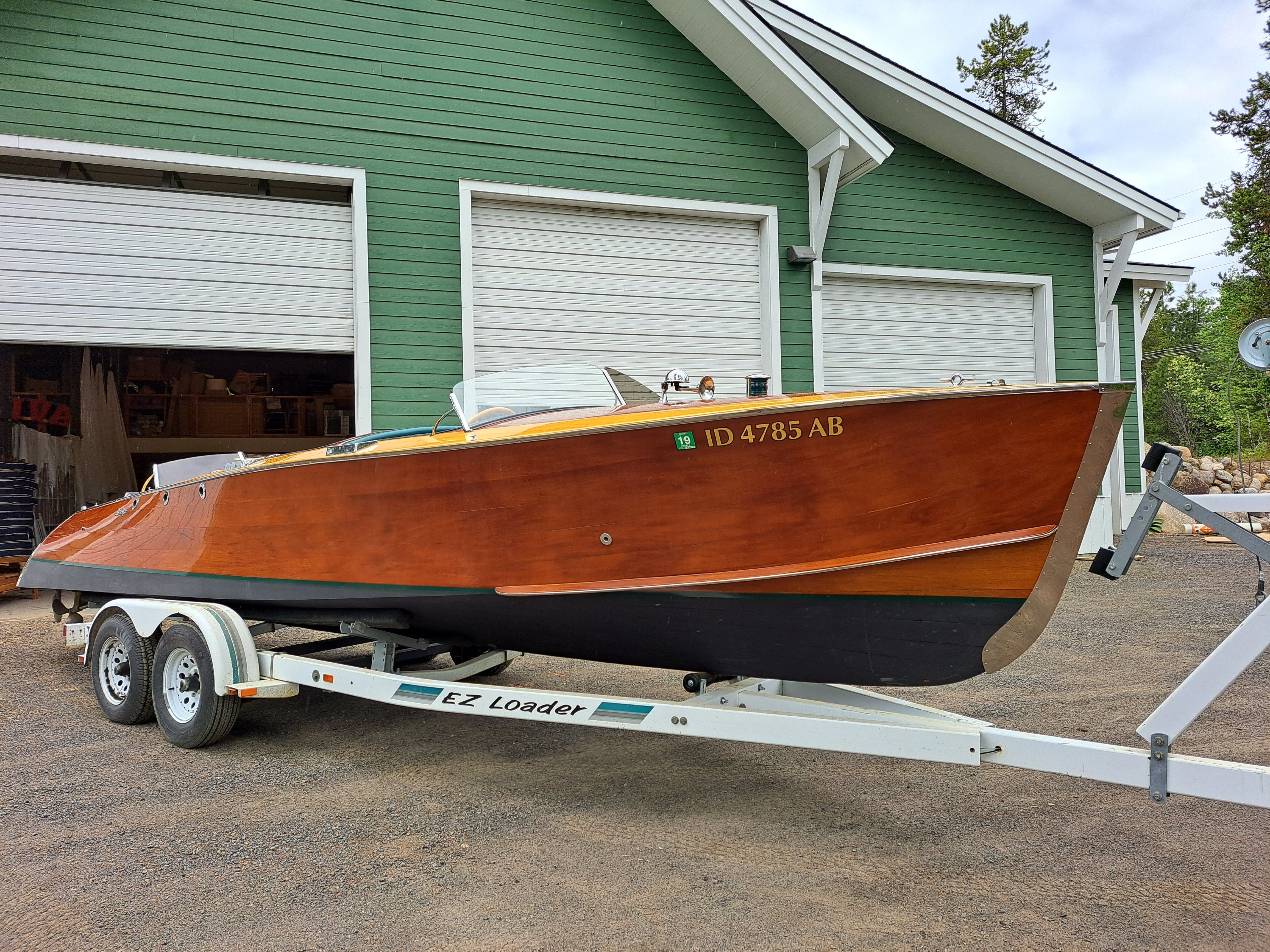 1993 Stan Craft 30' - Triple Cockpit