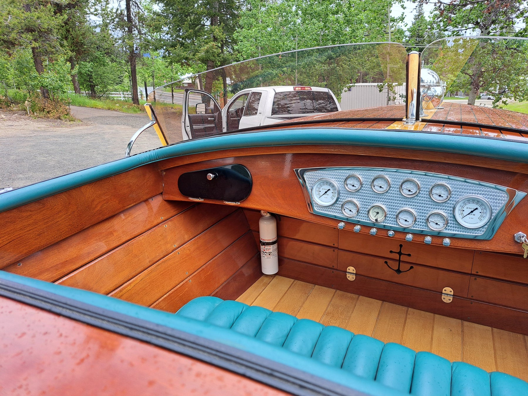 1993 Stan Craft 30' - Triple Cockpit